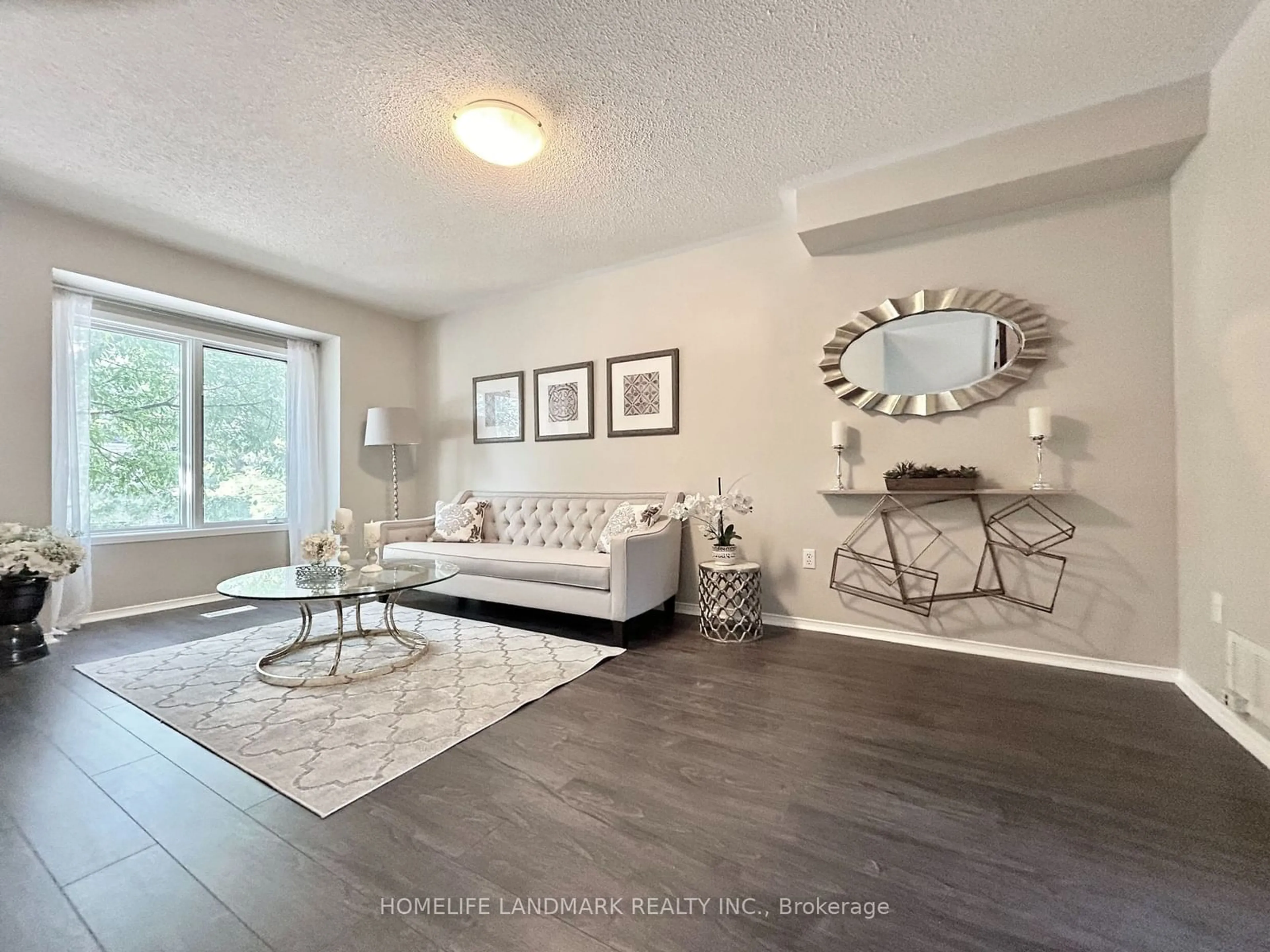 Living room for 36 Vanity Cres, Richmond Hill Ontario L4B 4E5