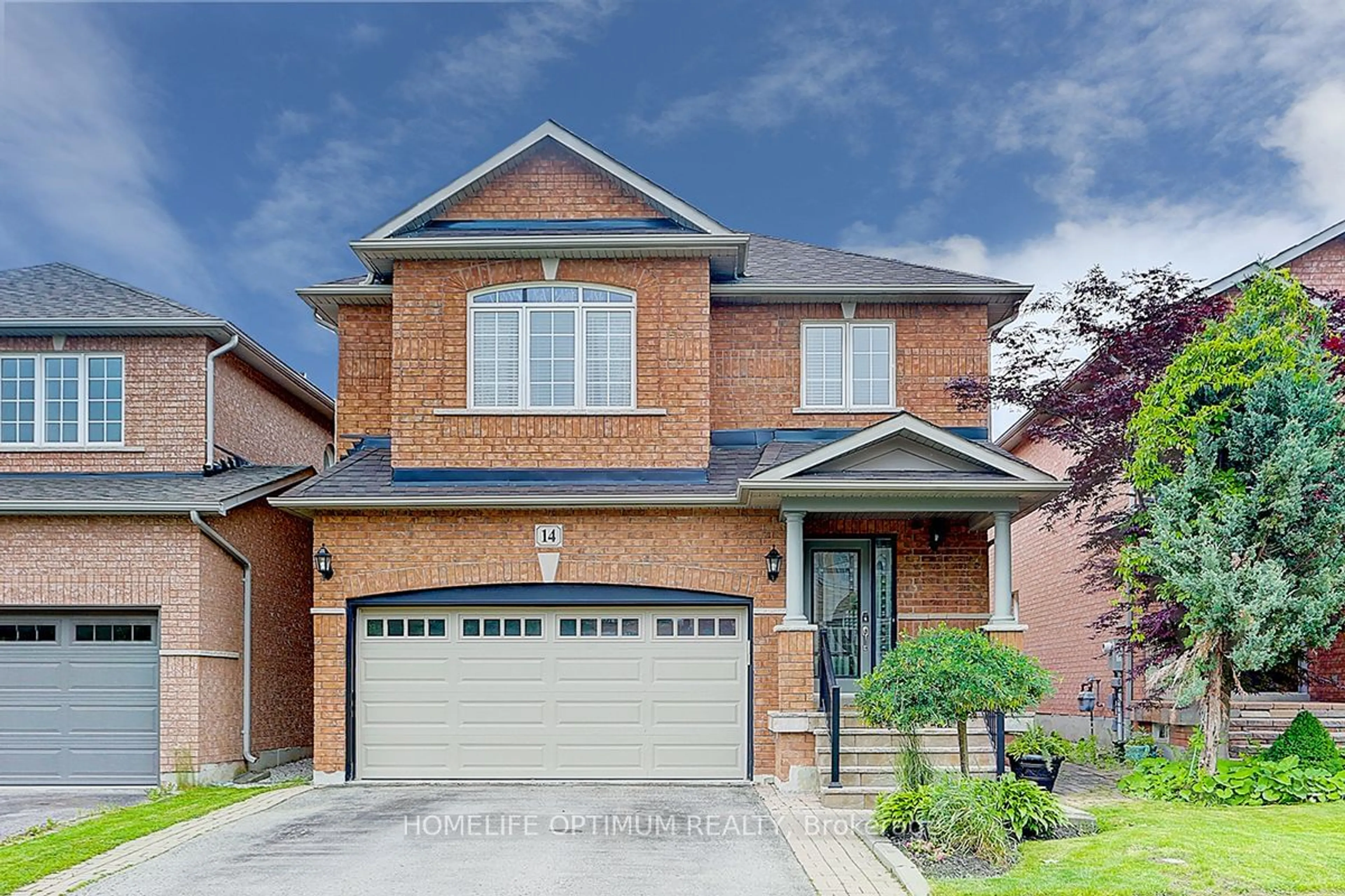 Frontside or backside of a home for 14 Delattaye Ave, Aurora Ontario L4G 7T8