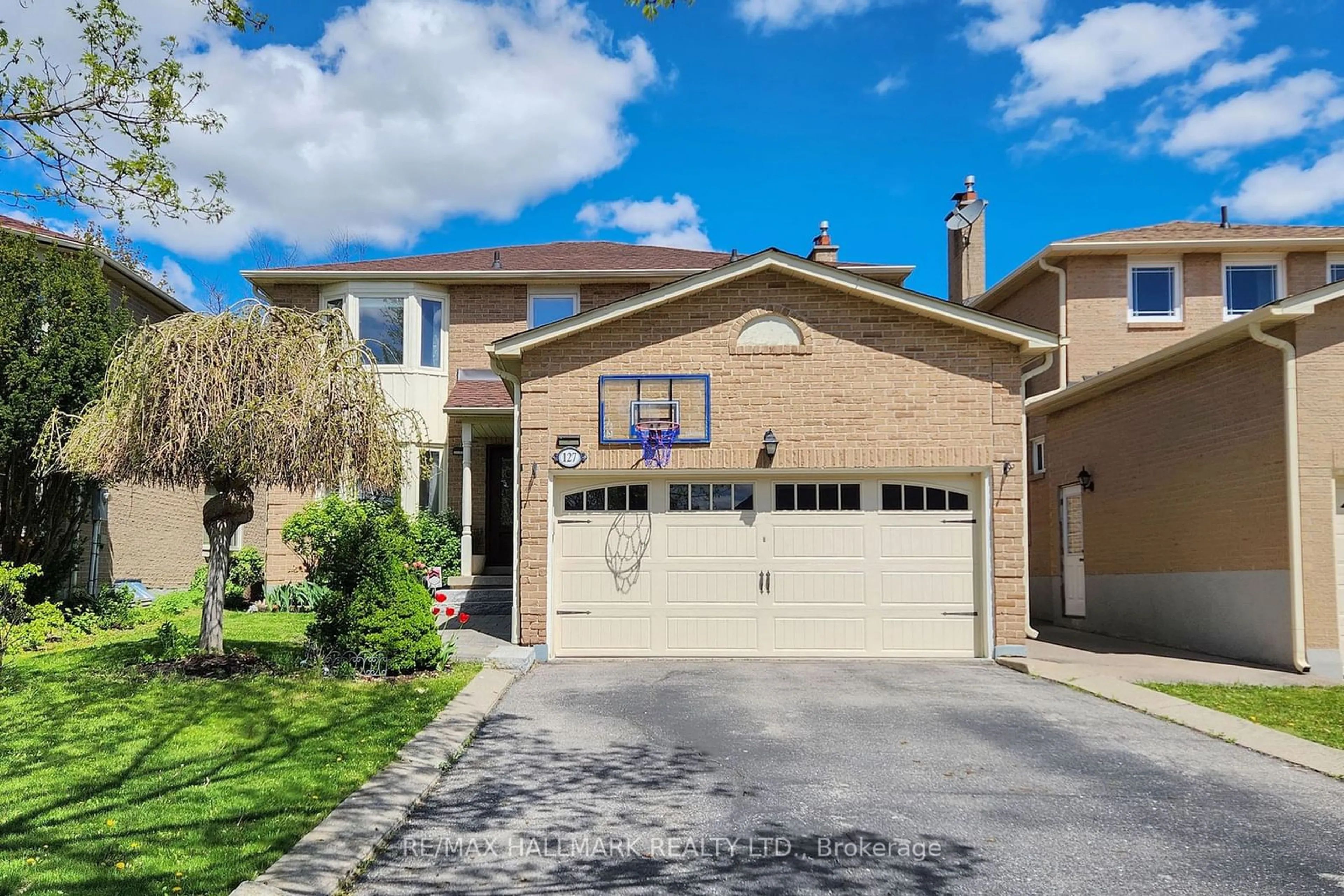 Frontside or backside of a home for 127 O'connor Cres, Richmond Hill Ontario L4C 7R7