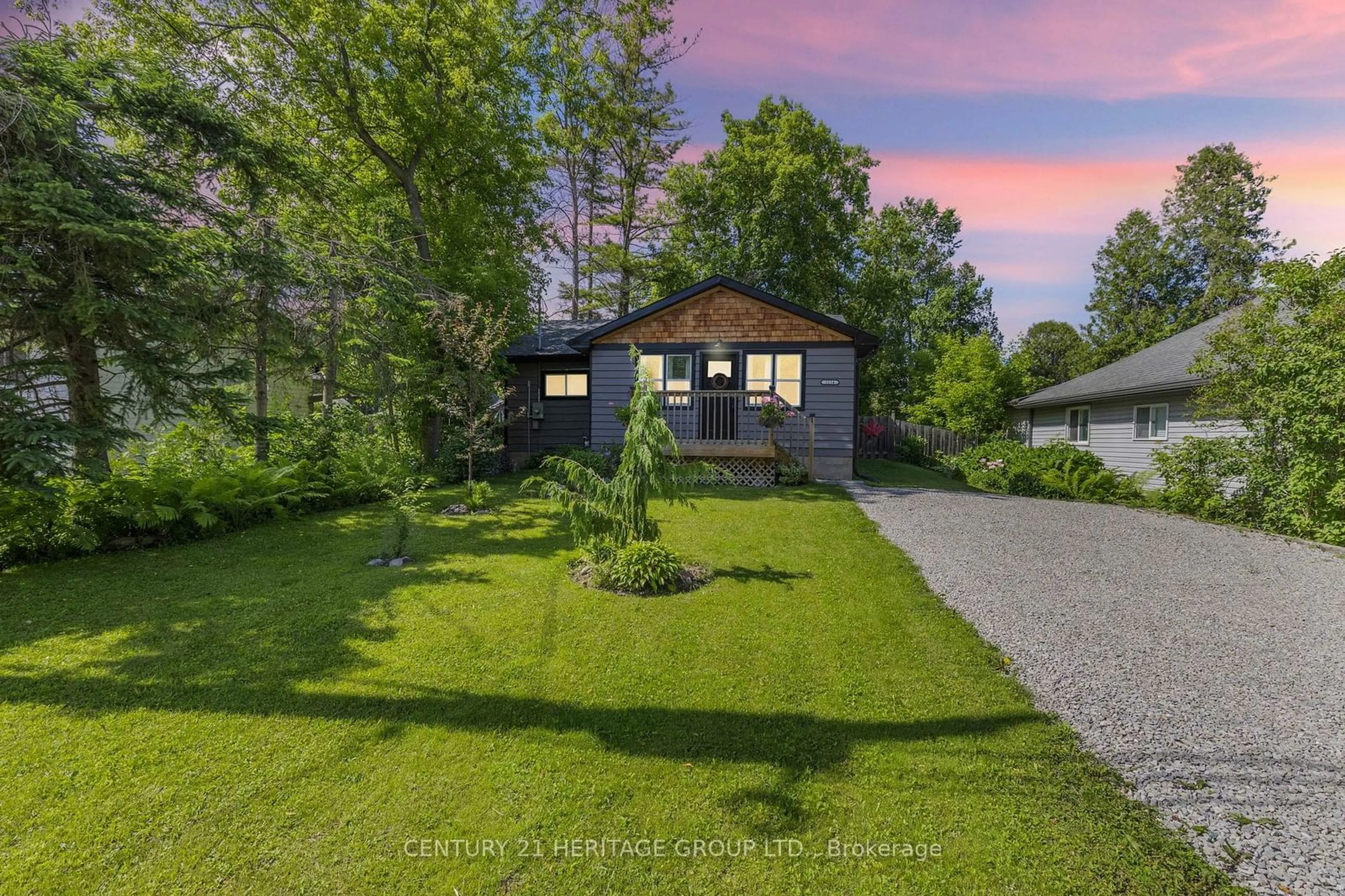 Cottage for 1154 Stoney Point Rd, Innisfil Ontario L0L 1W0
