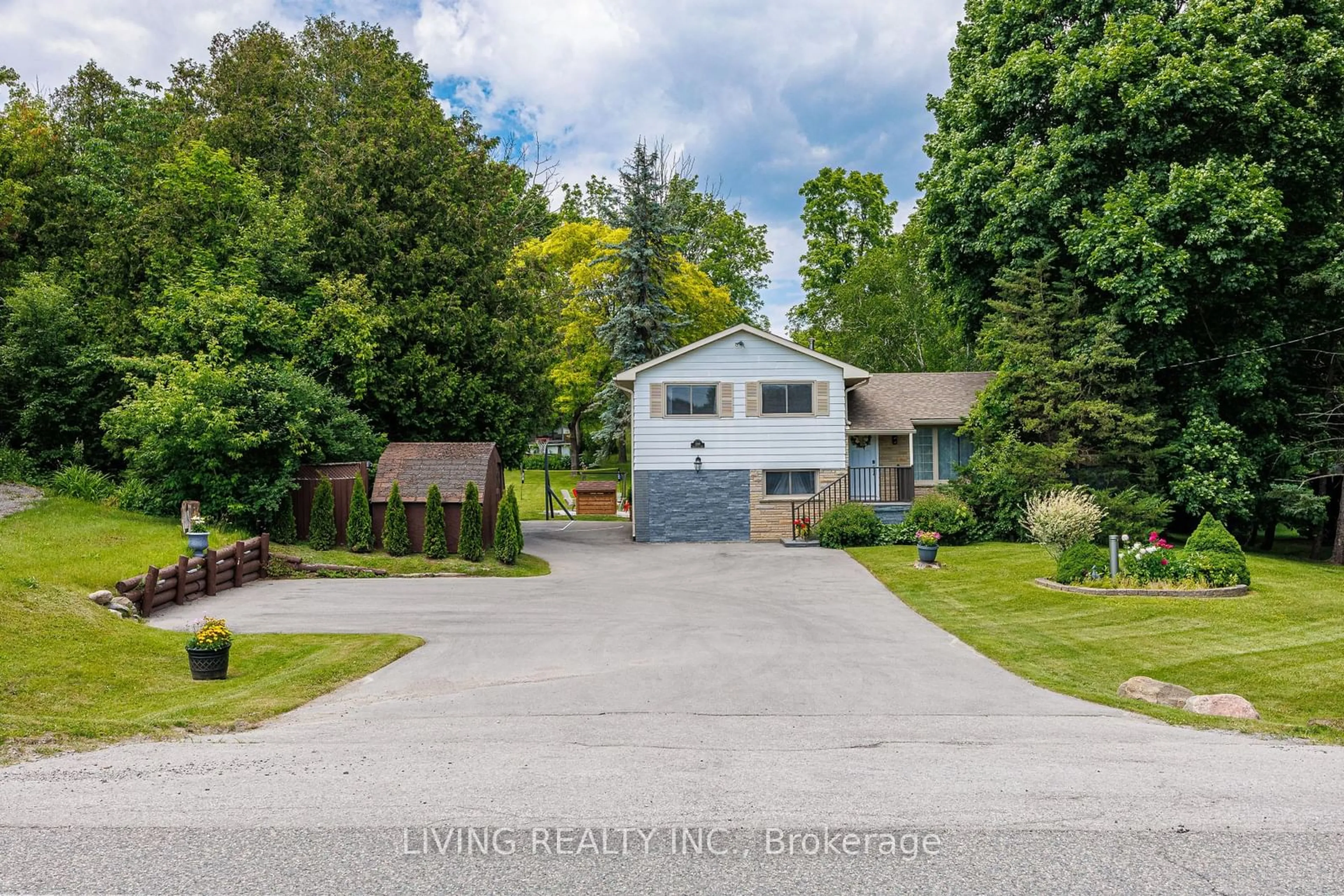Frontside or backside of a home for 1288 Queensville Sdrd, East Gwillimbury Ontario L0G 1R0