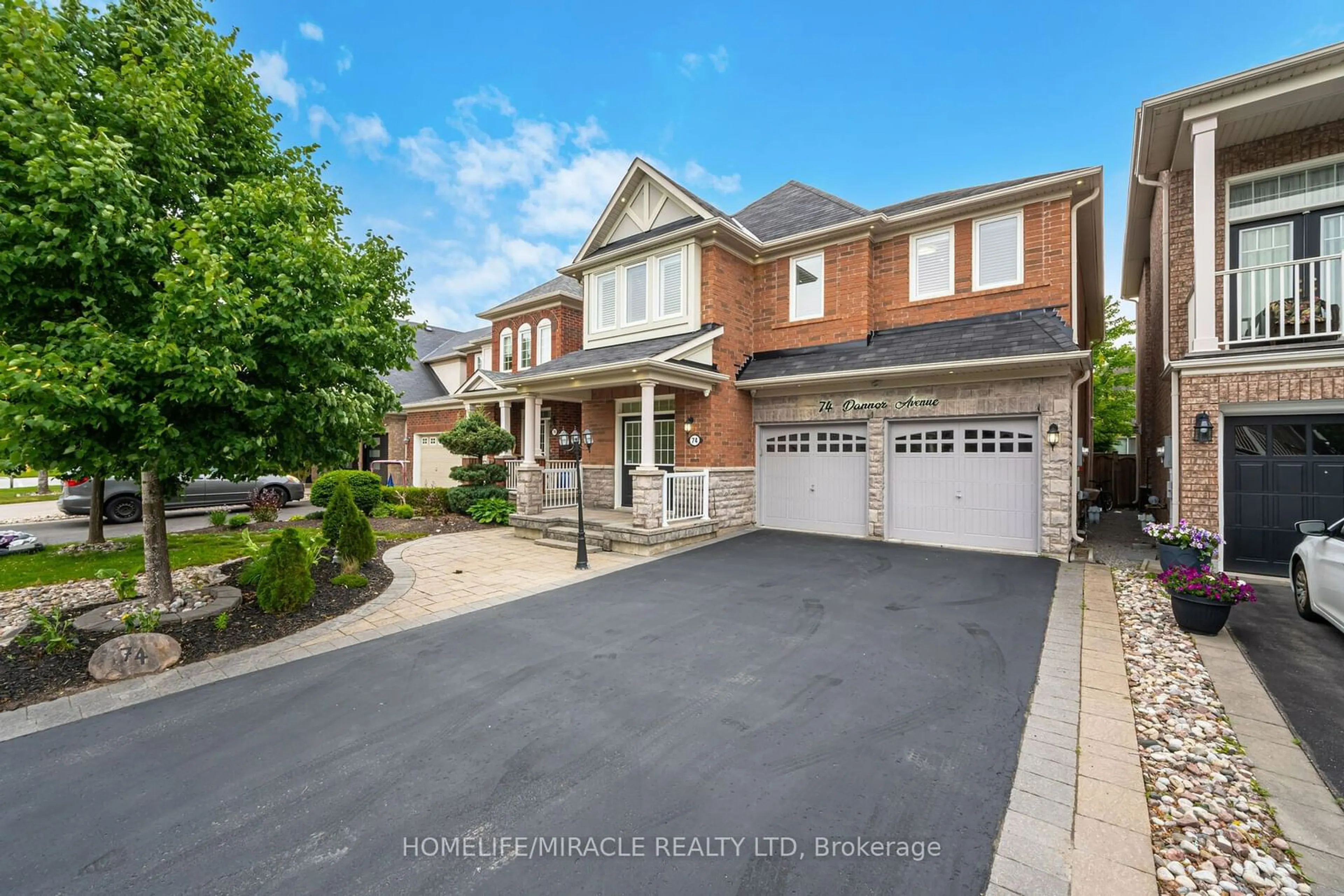 Frontside or backside of a home for 74 Dannor Ave, Whitchurch-Stouffville Ontario L4A 0V6