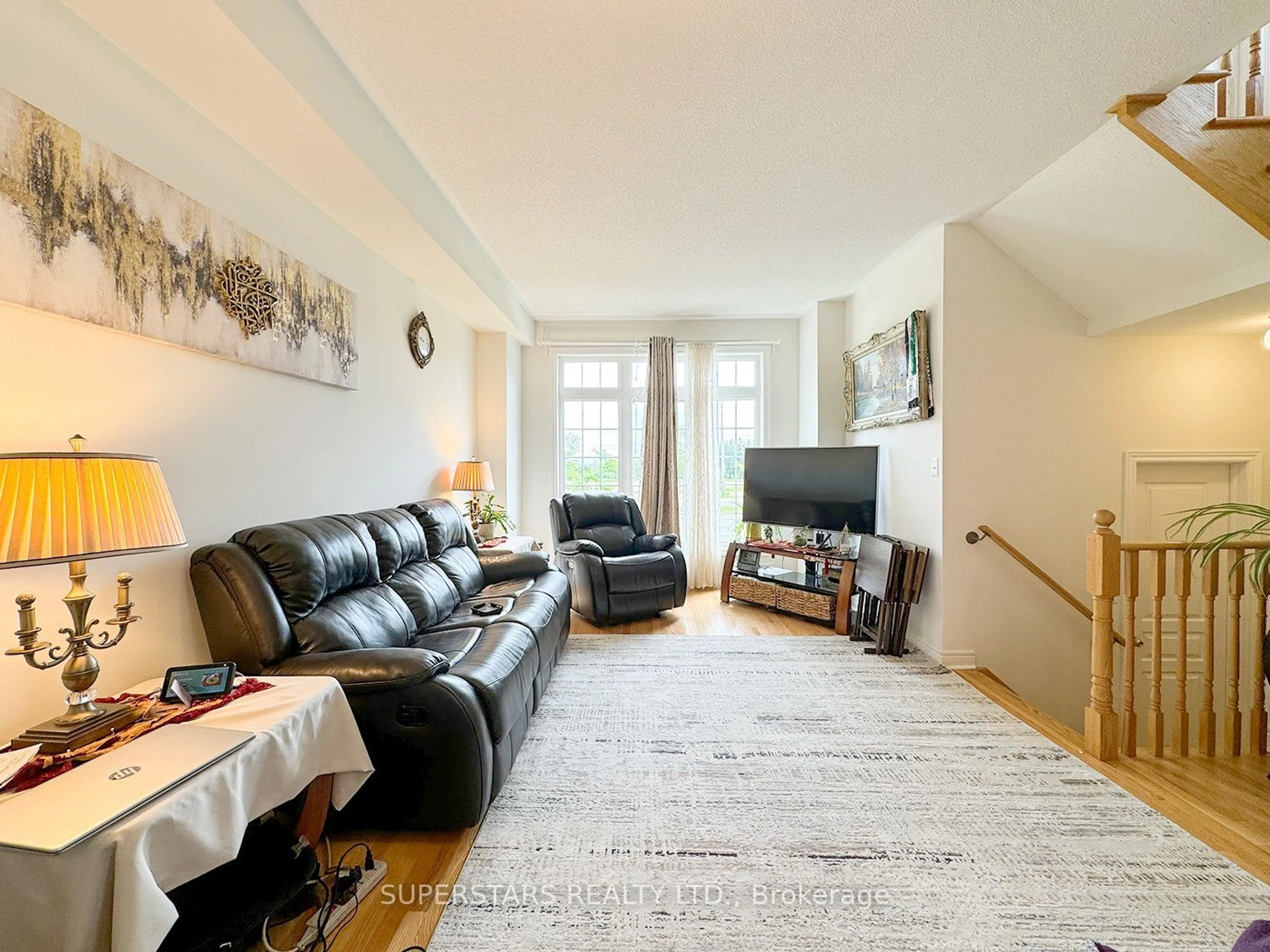 Living room for 2036 Donald Cousens Pkwy, Markham Ontario L6B 0E7