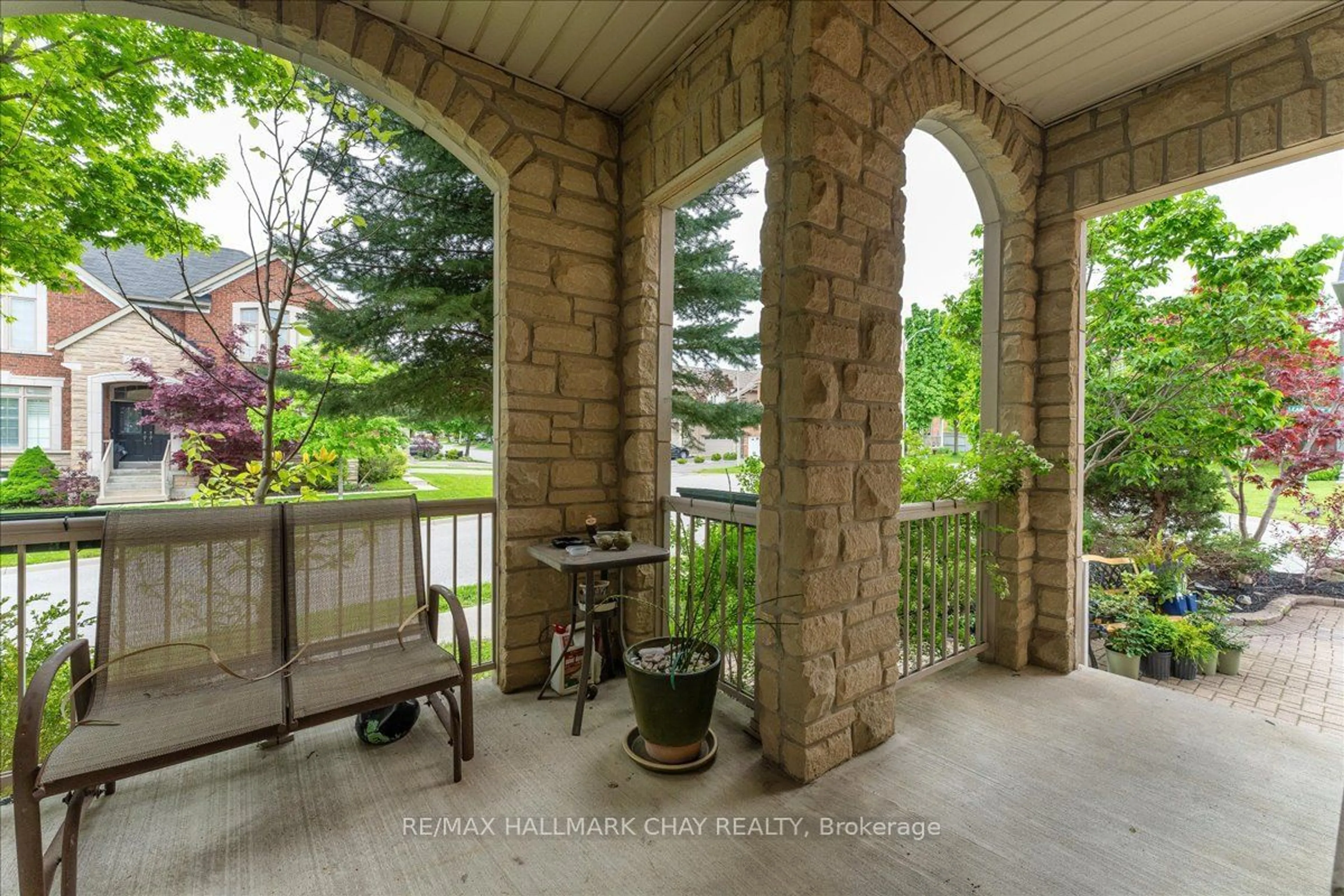 Patio for 91 Leameadow Rd, Vaughan Ontario L4J 8T5