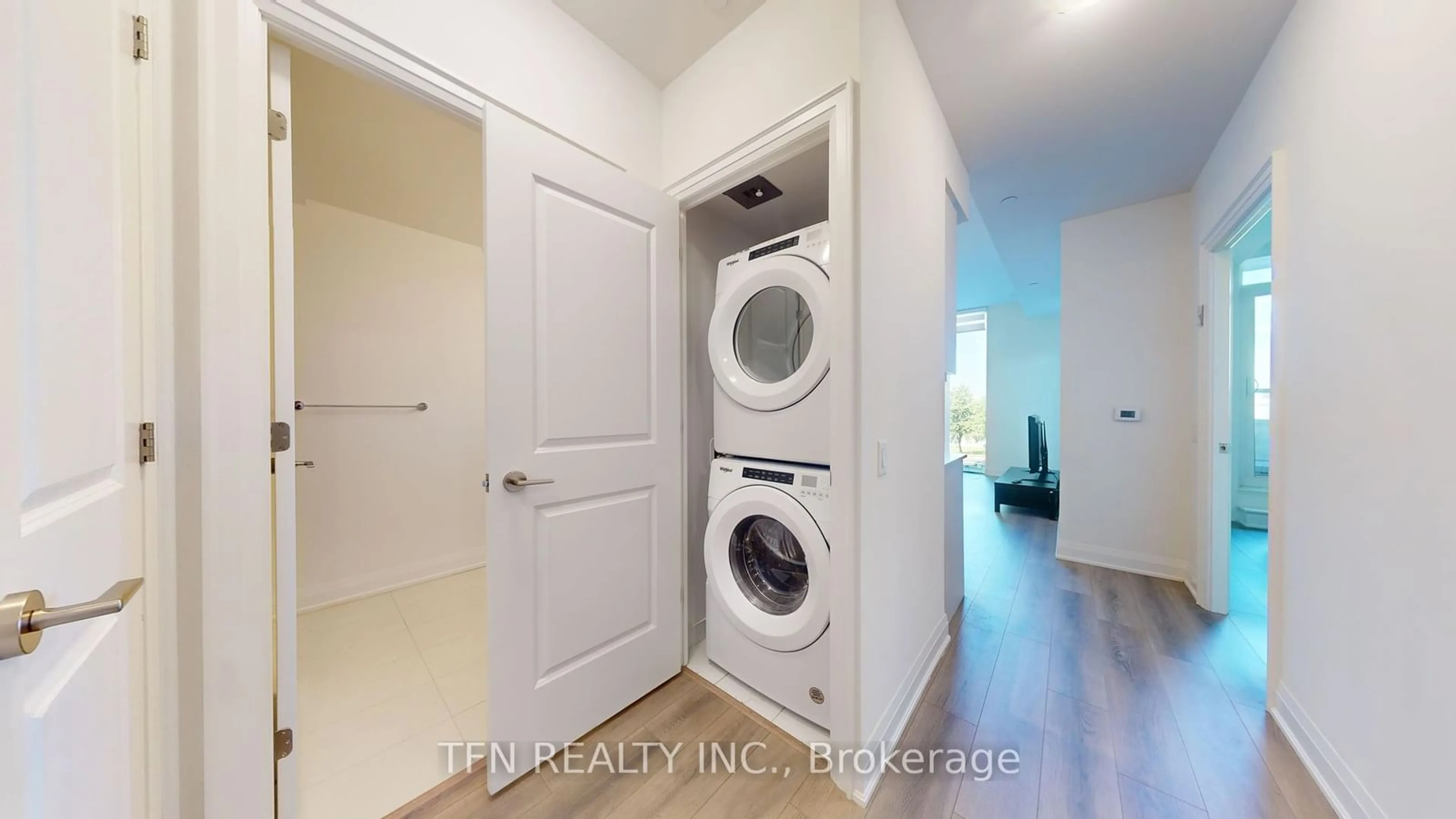 Laundry room for 10 Gatineau Dr #209, Vaughan Ontario L4J 0L2