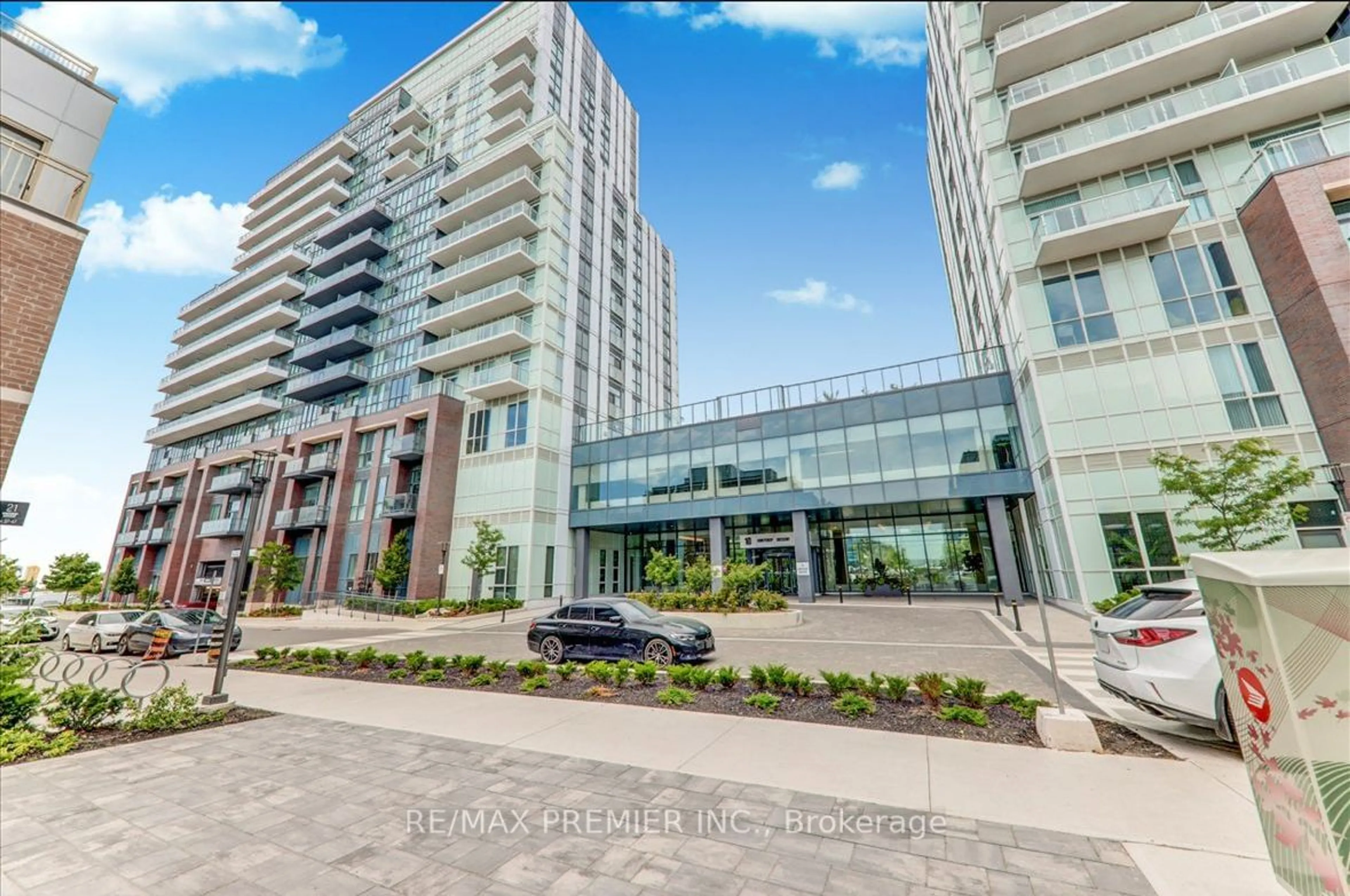 A pic from exterior of the house or condo for 10 Honeycrisp Cres #1212, Vaughan Ontario L4K 0M7