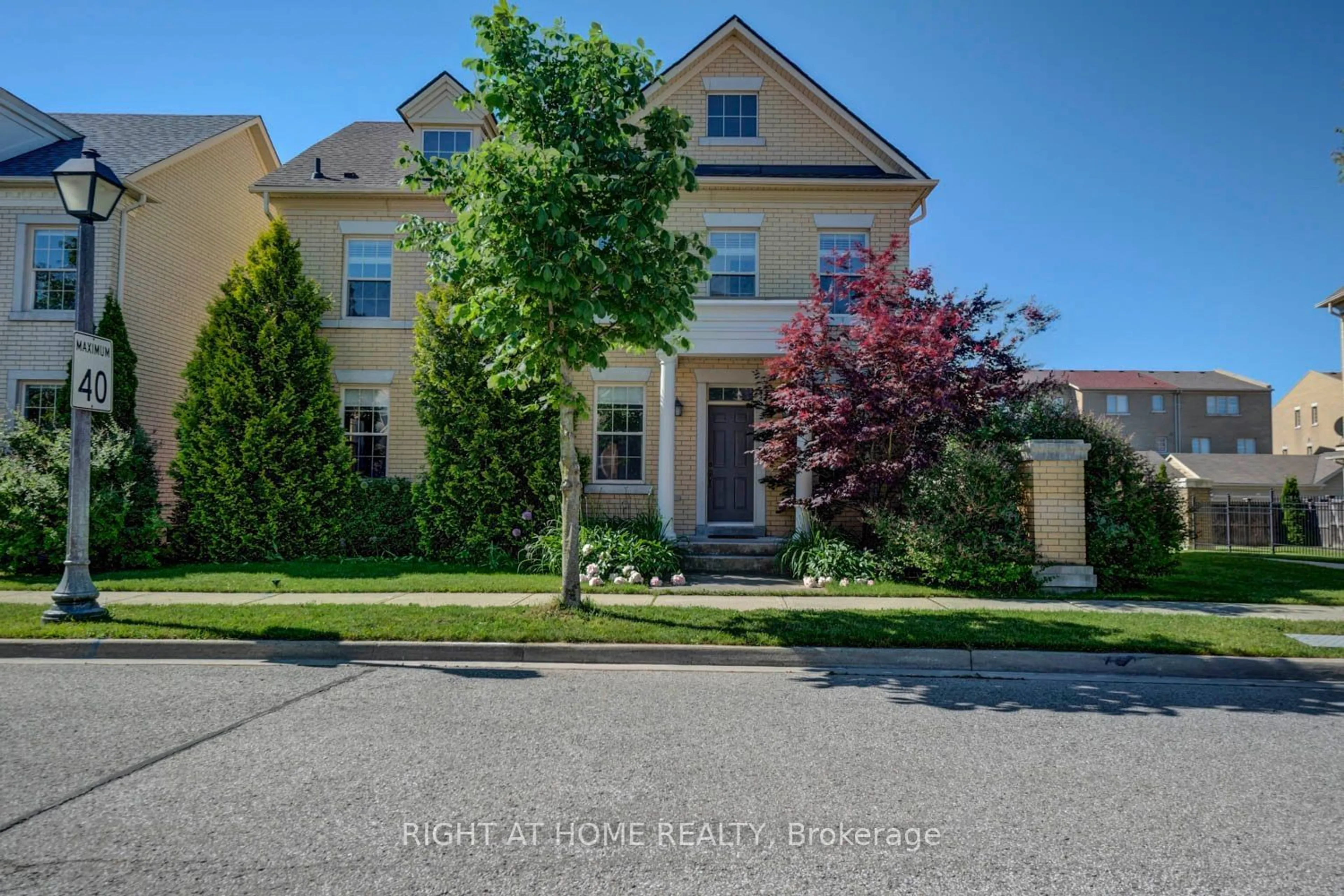 A pic from exterior of the house or condo for 19 Charity Cres, Markham Ontario L6C 0A6