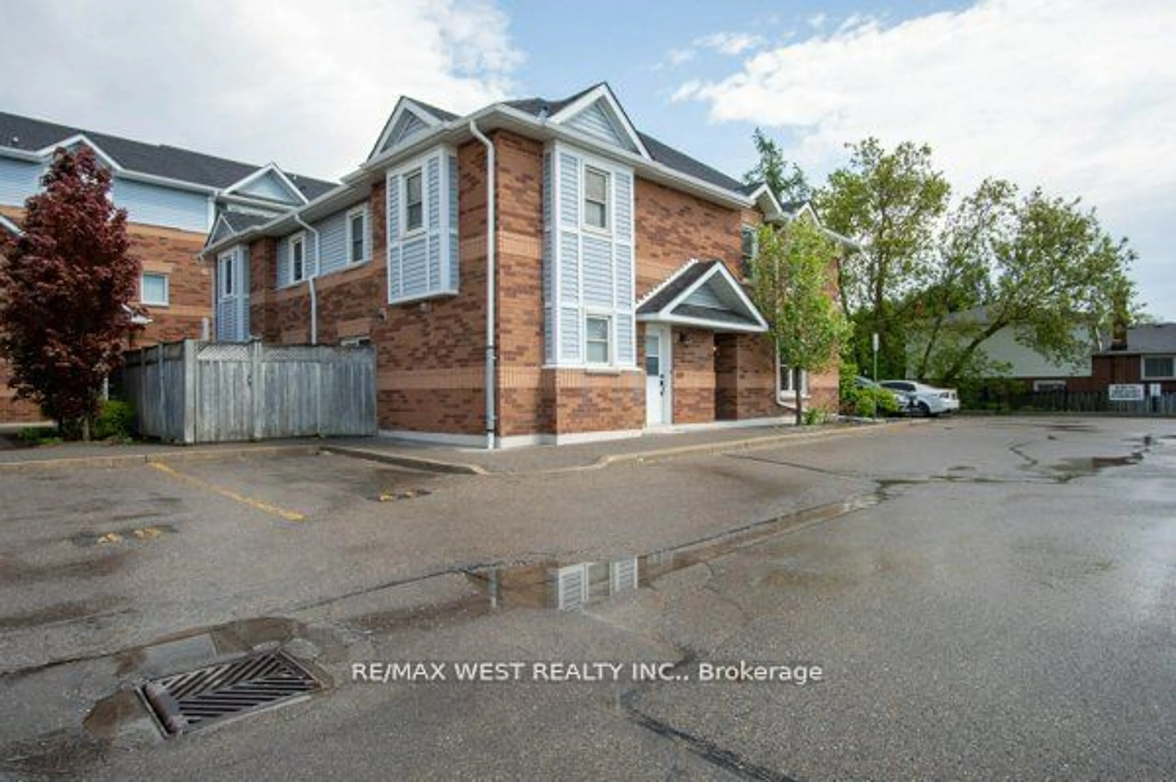 A pic from exterior of the house or condo for 12421 Ninth Line #134, Whitchurch-Stouffville Ontario L4A 1J3