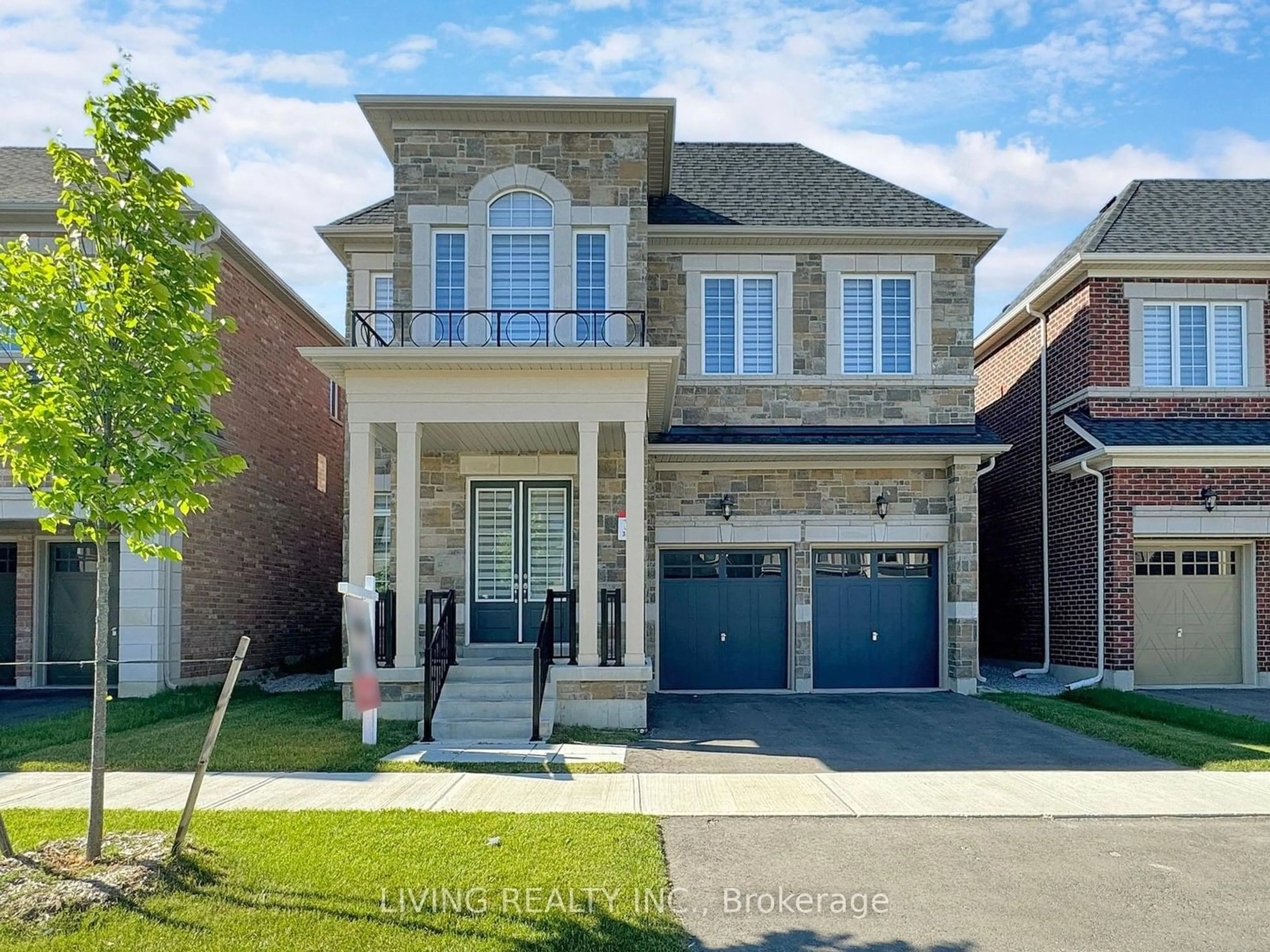 Home with brick exterior material for 167 Milky Way Dr, Richmond Hill Ontario L4C 8P5