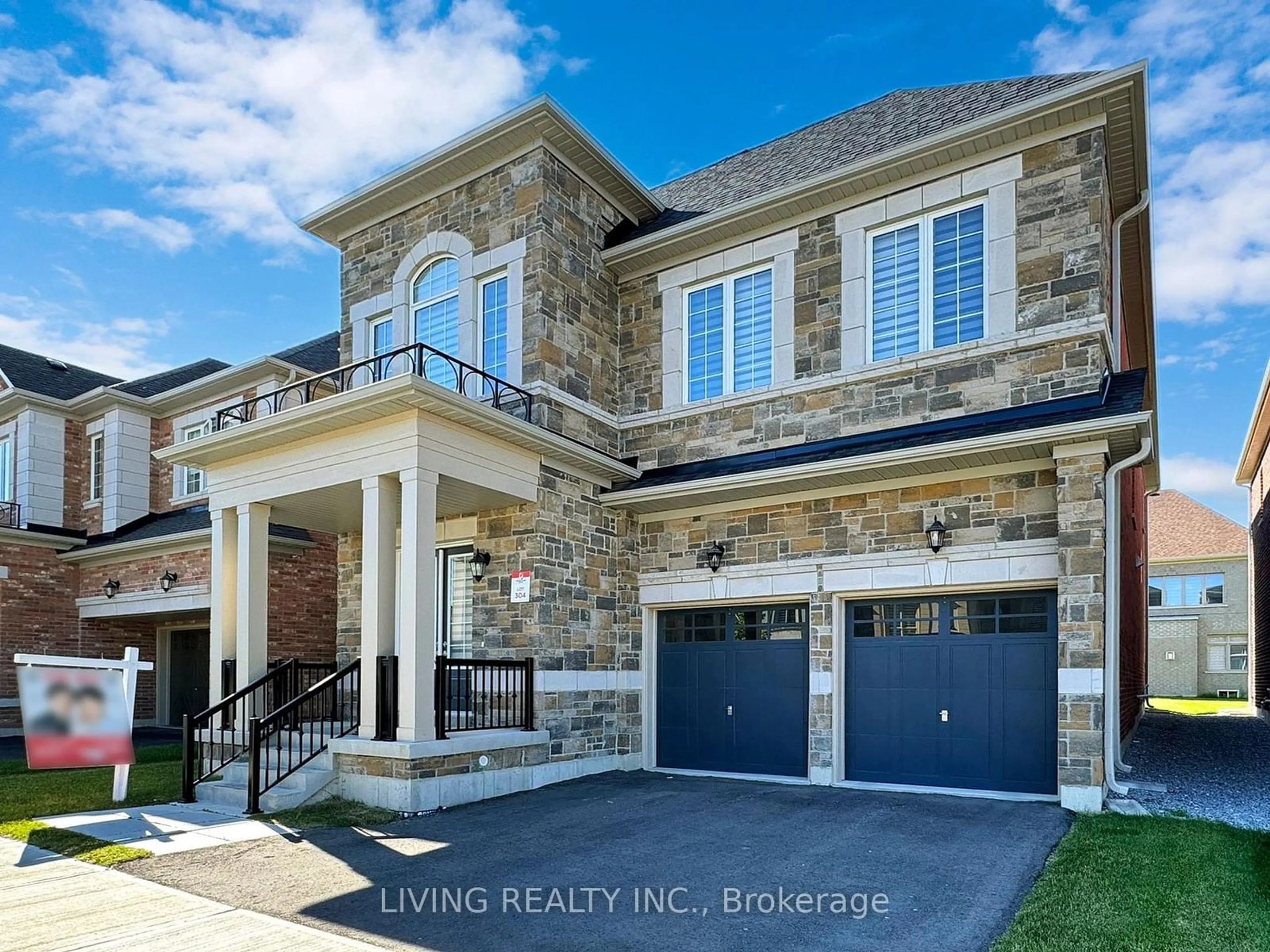 Home with brick exterior material for 167 Milky Way Dr, Richmond Hill Ontario L4C 8P5