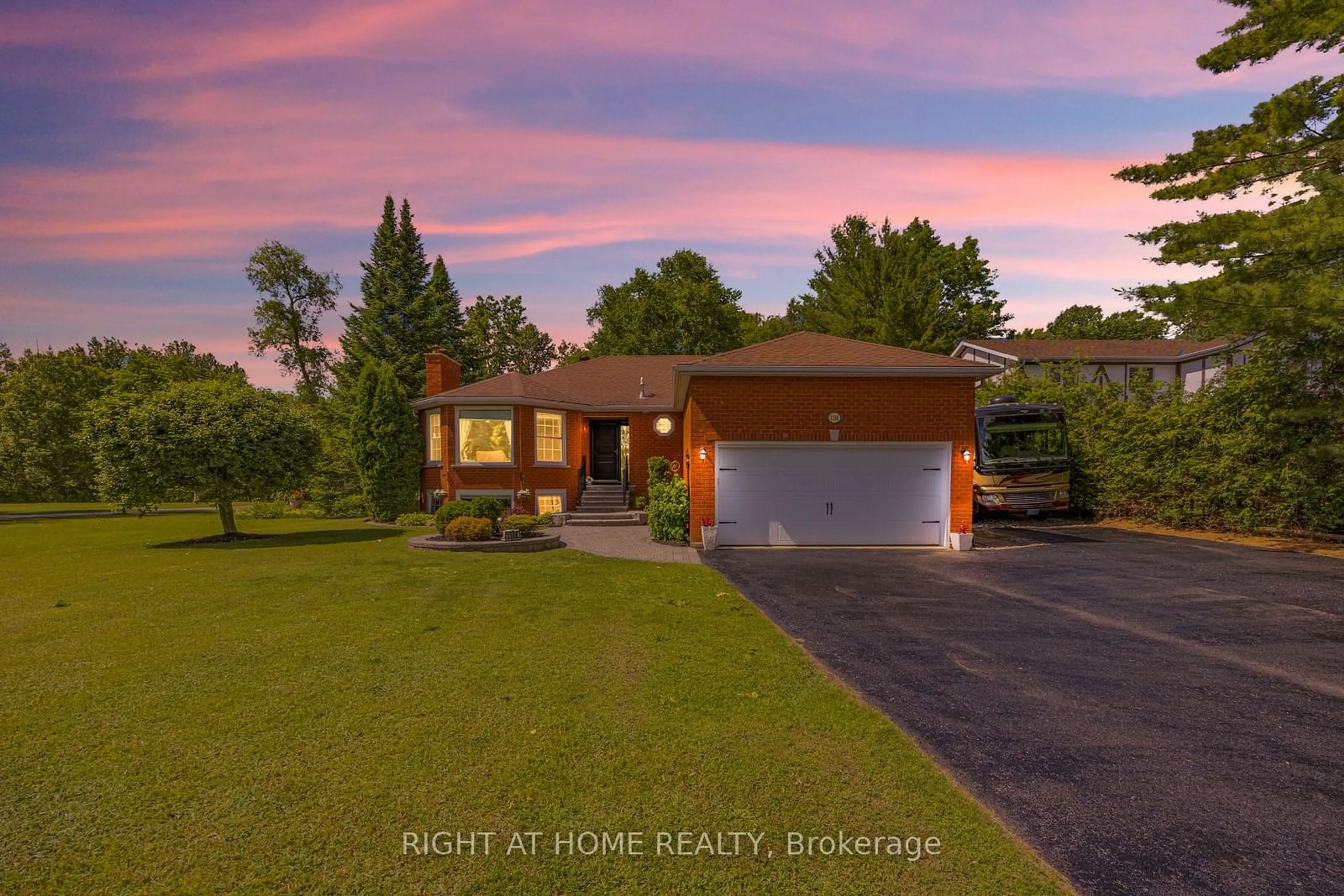 Frontside or backside of a home for 1108 Goshen Rd, Innisfil Ontario L9S 2M5