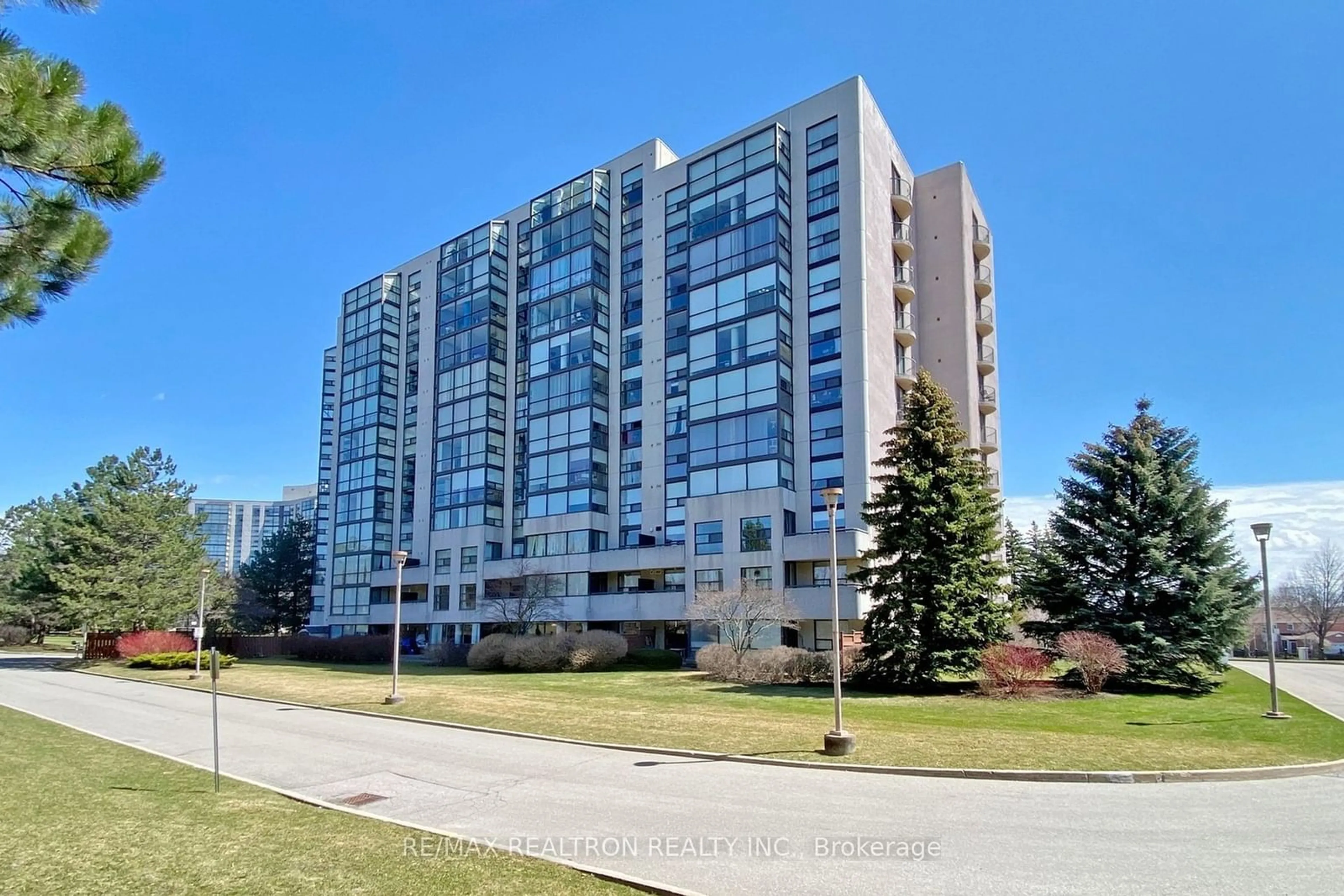 A pic from exterior of the house or condo for 40 Harding Blvd #407, Richmond Hill Ontario L4C 9S5