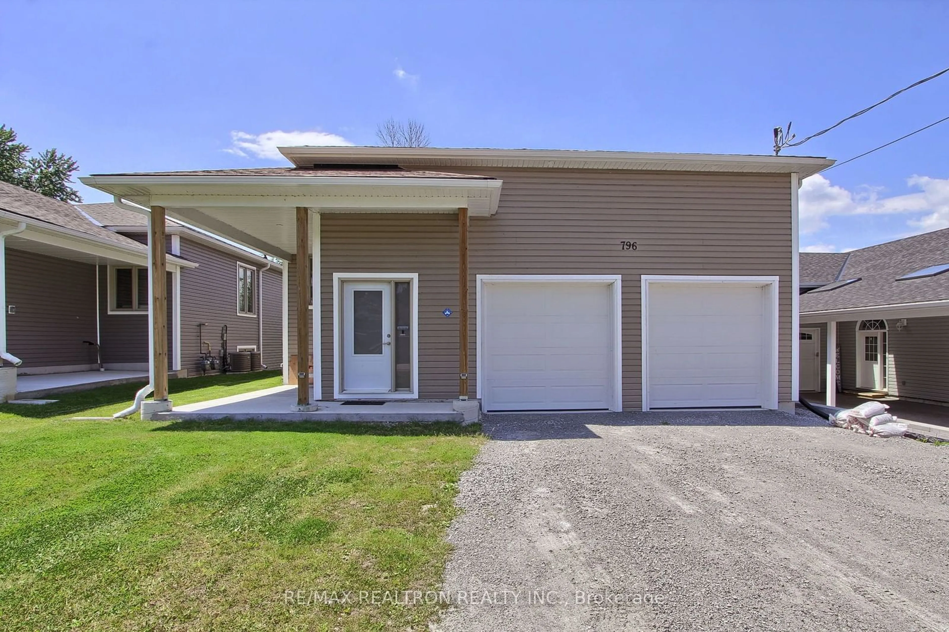 A pic from exterior of the house or condo for 796 Rockaway Rd, Georgina Ontario L0E 1S0