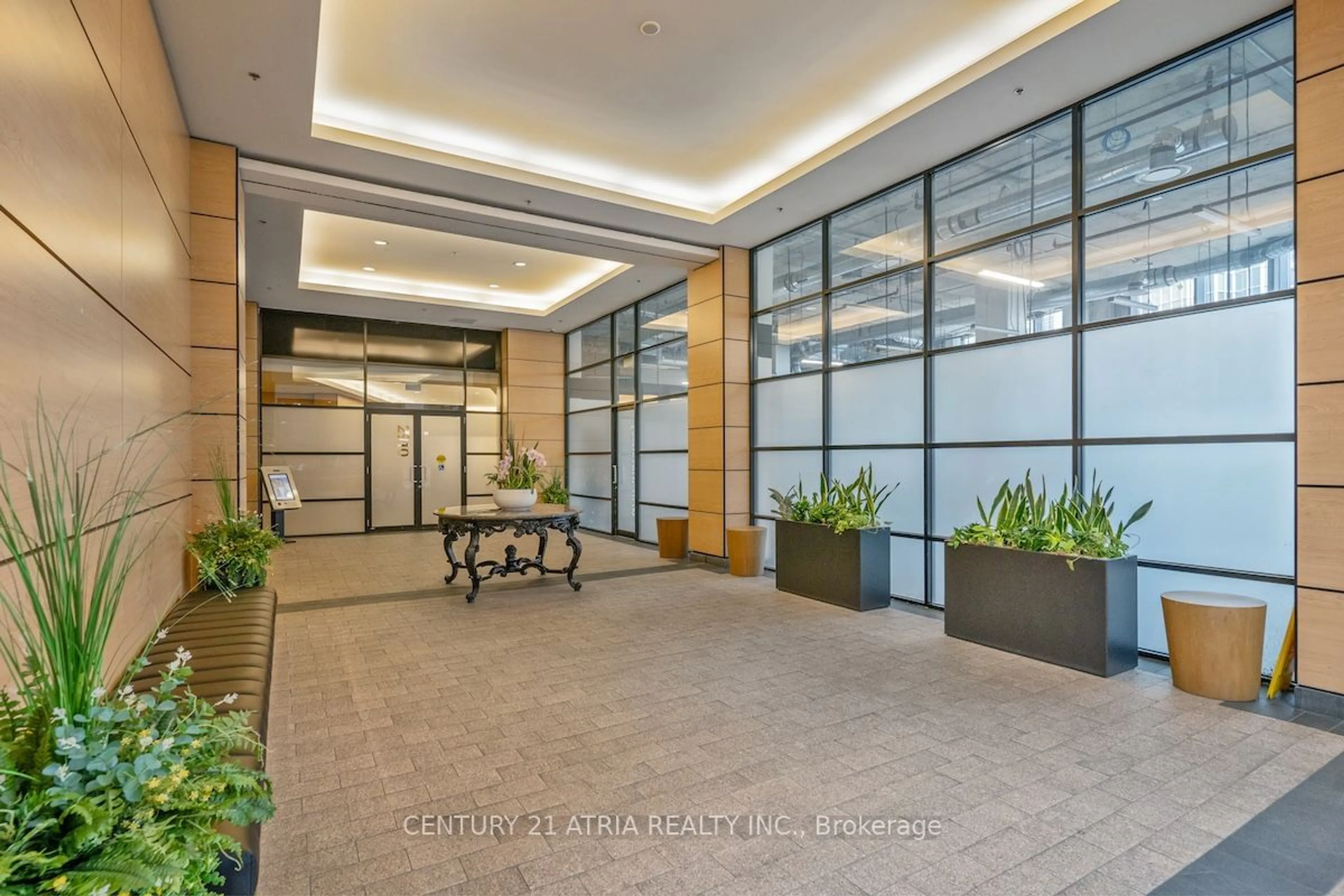 Indoor lobby for 2900 Highway 7 Ave #315, Vaughan Ontario L4K 0G3