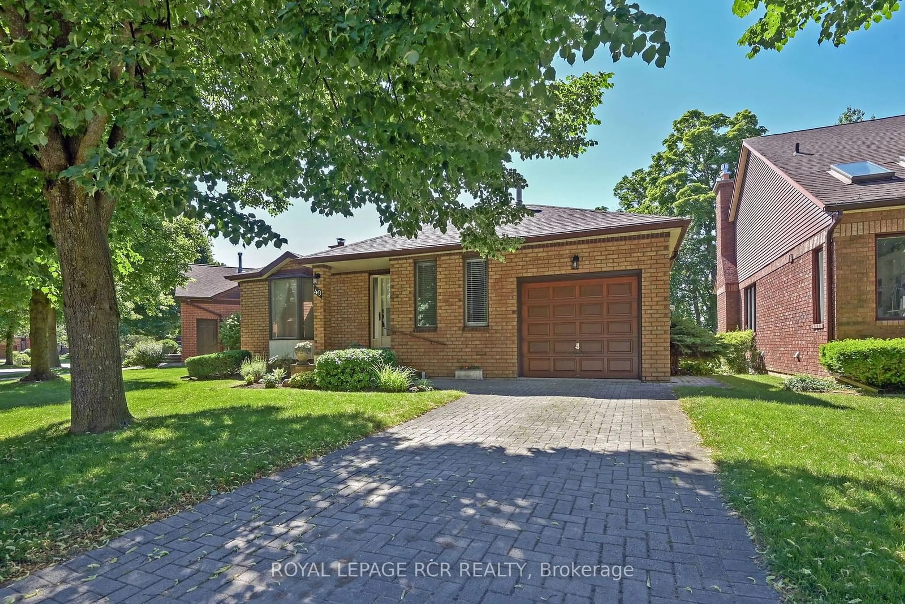 Home with brick exterior material for 40 Riverview Rd, New Tecumseth Ontario L9R 1R8