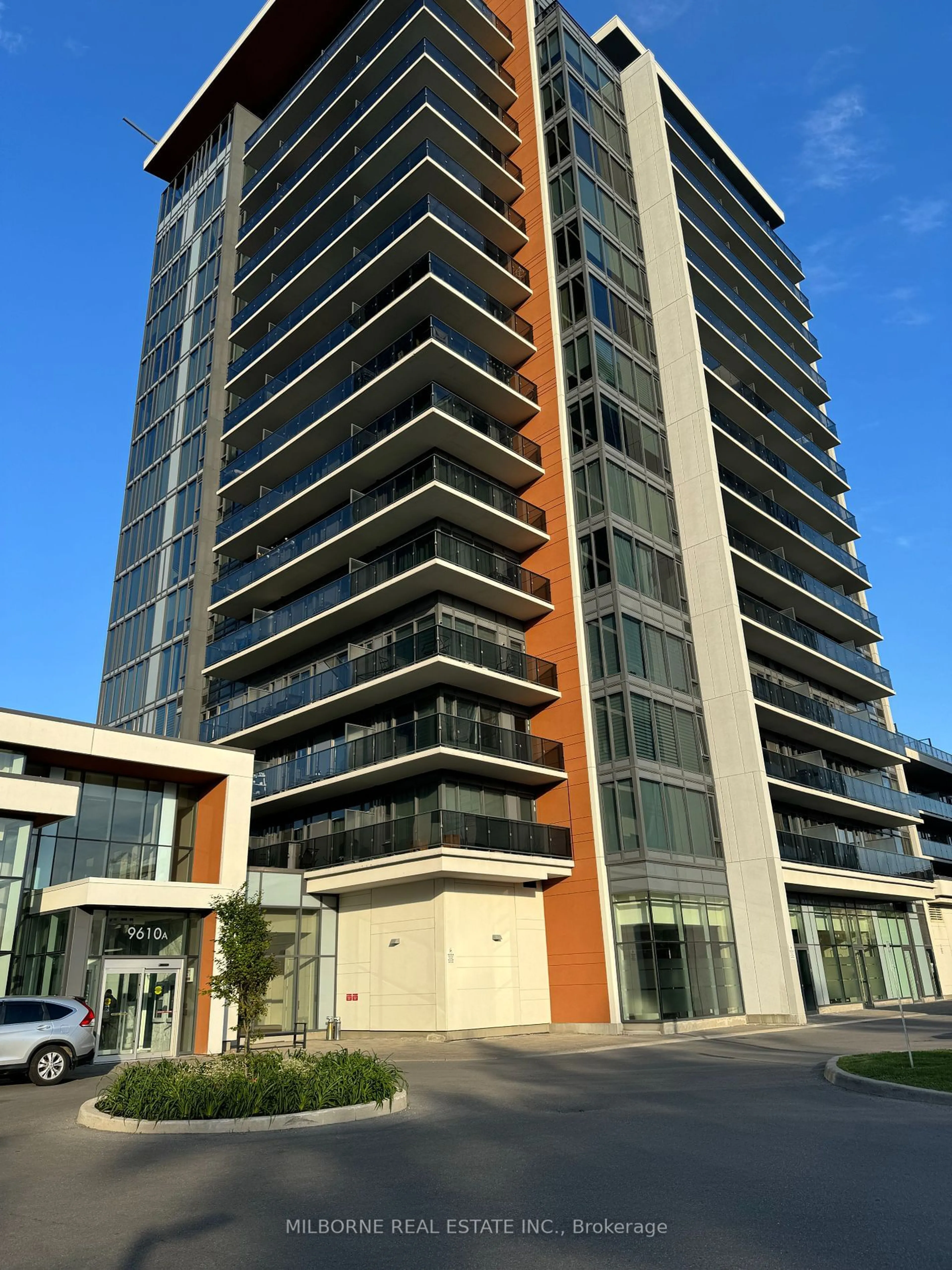 A pic from exterior of the house or condo for 9600 Yonge St #318B, Richmond Hill Ontario L4C 0X3