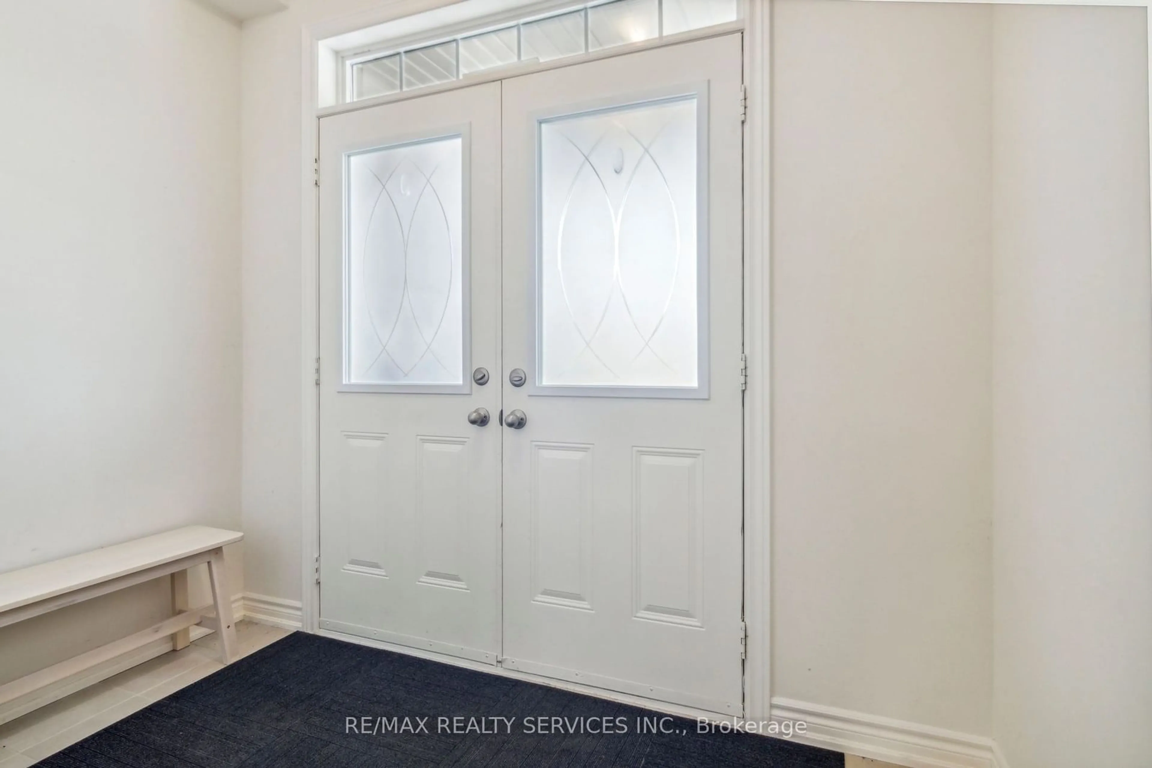 Indoor entryway for 87 Wesmina Ave, Whitchurch-Stouffville Ontario L4A 4V7