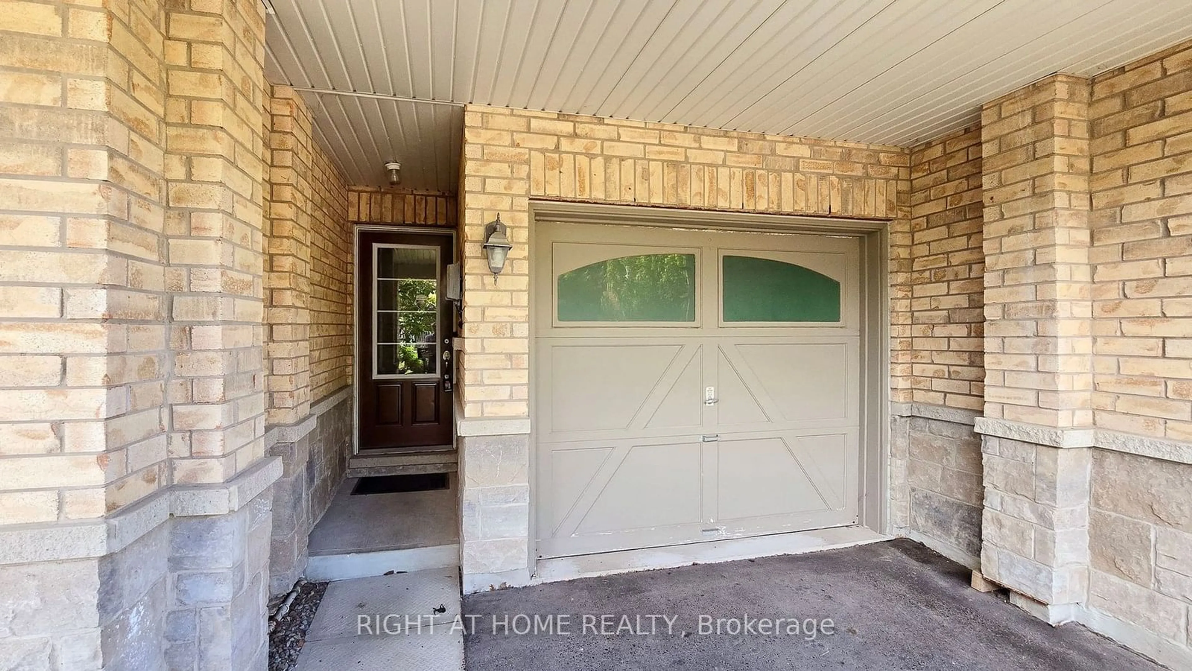 Indoor entryway for 87 Chokecherry Cres, Markham Ontario L6E 0J2