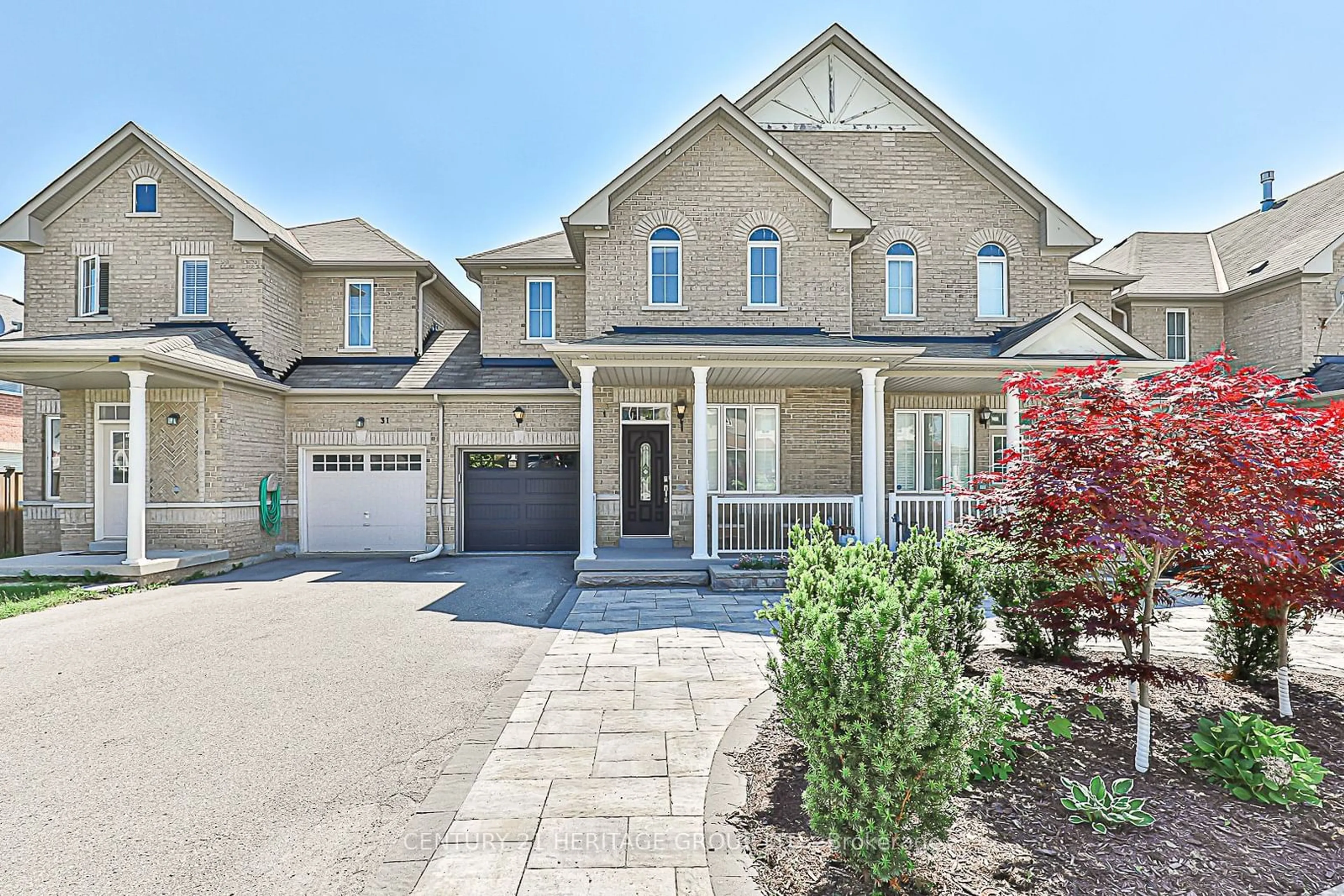 Home with brick exterior material for 33 Wheelwright Dr, Richmond Hill Ontario L4E 5A4