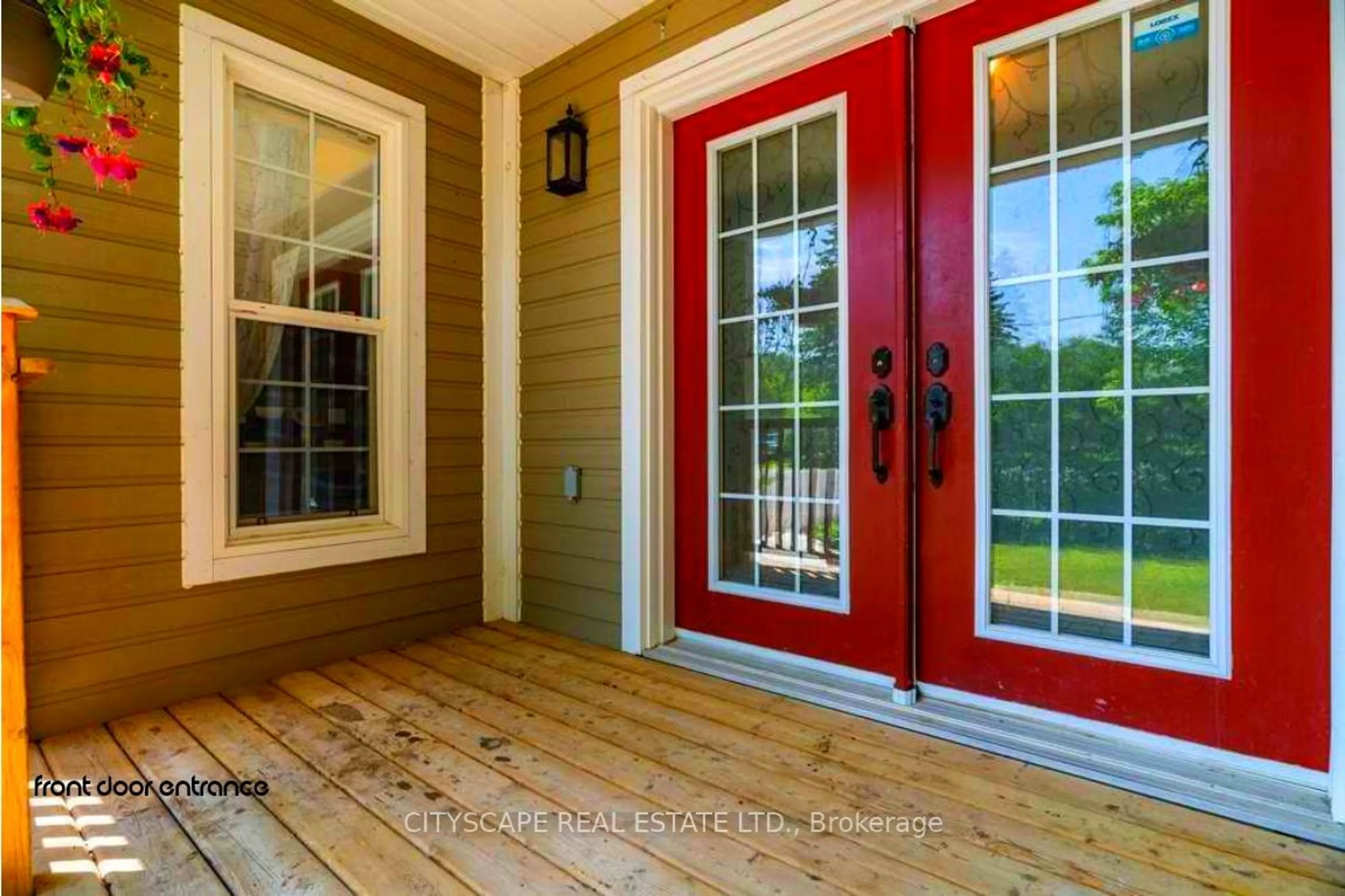 Indoor entryway for 10300 Ravenshoe Rd, Georgina Ontario L0C 1L0