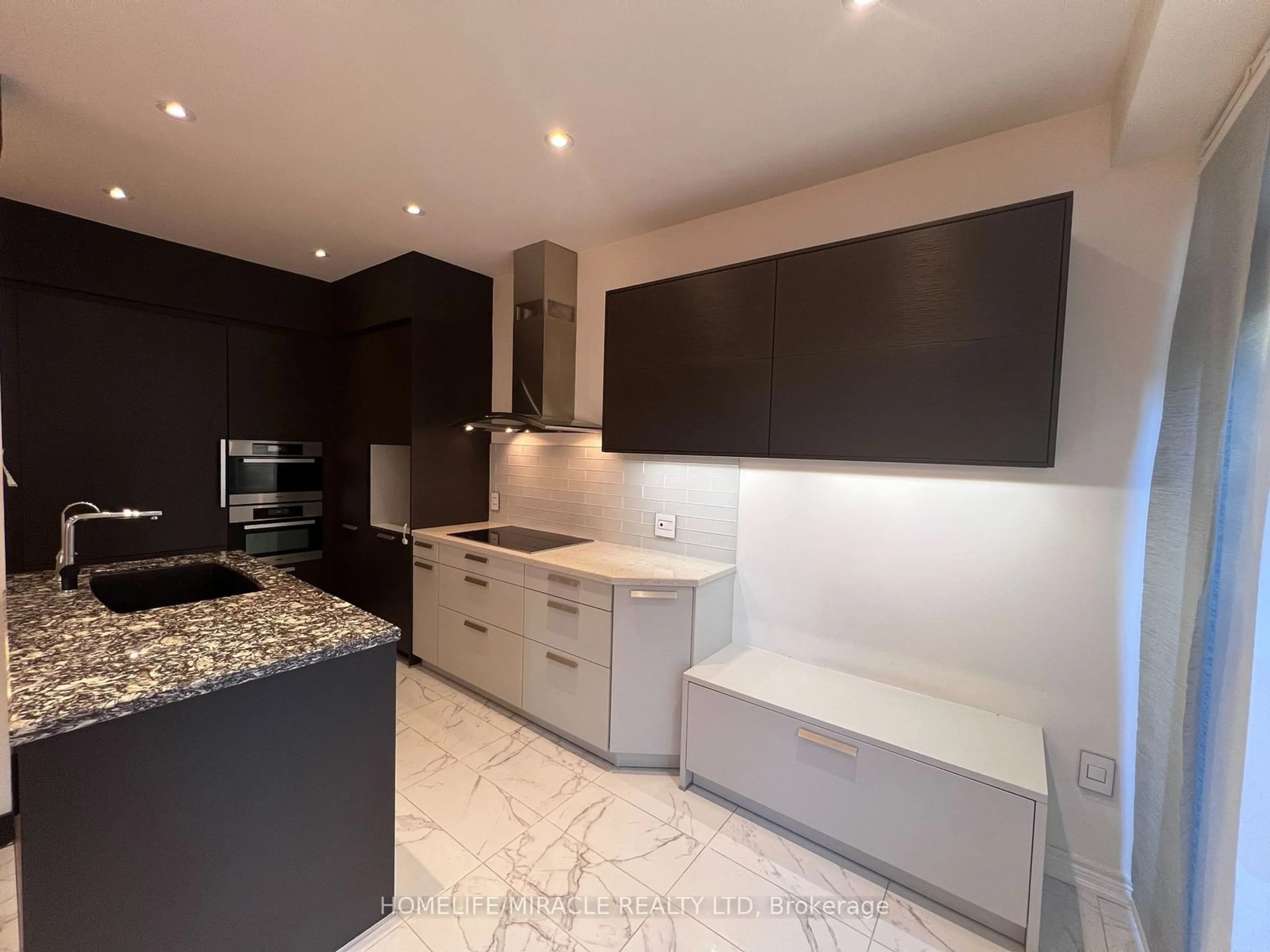 Contemporary kitchen for 52 Cider Cres, Richmond Hill Ontario L4E 4A4