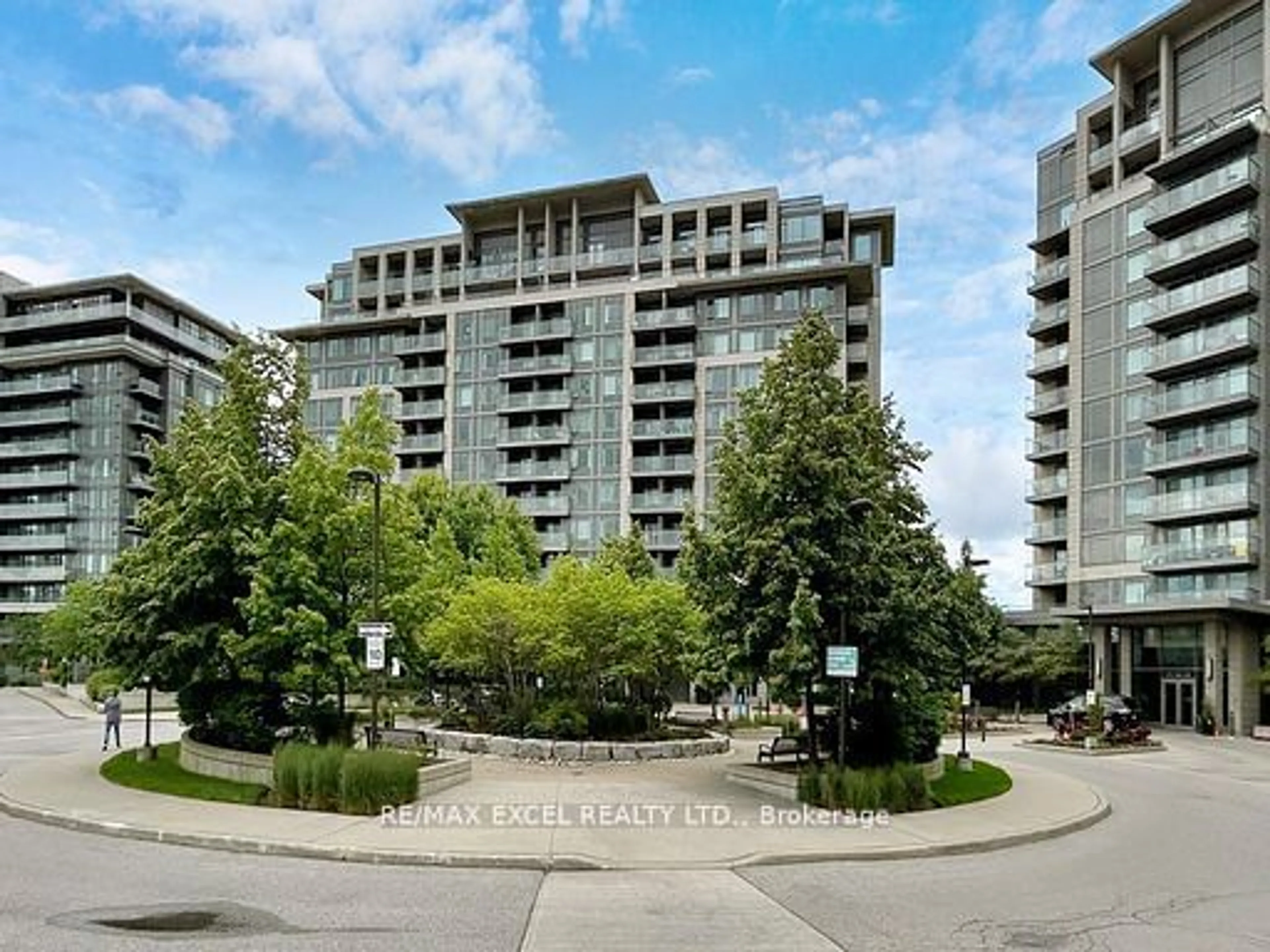 A pic from exterior of the house or condo for 273 South Park Rd #817, Markham Ontario L3T 0B5