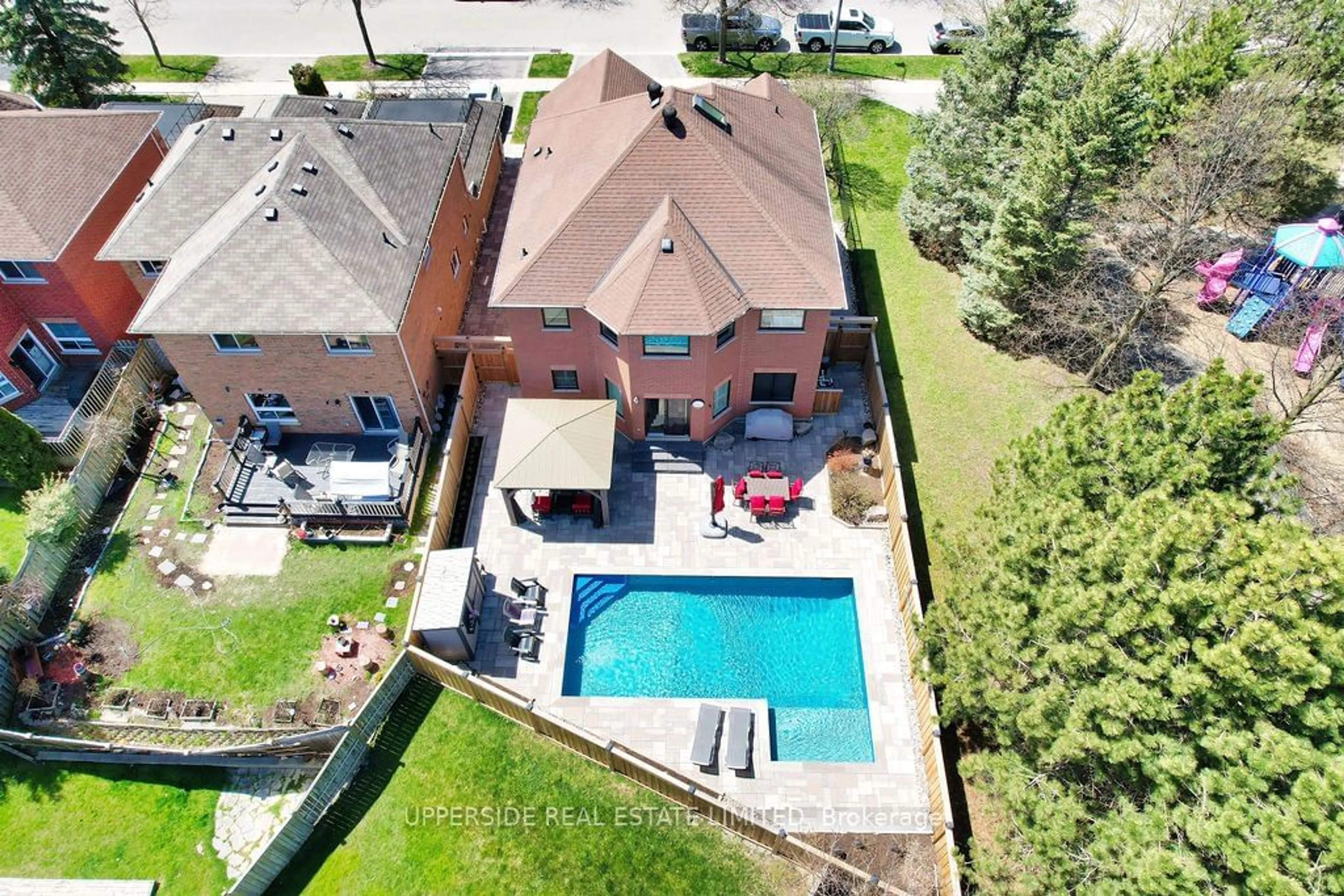 Indoor or outdoor pool for 30 Stemmle Dr, Aurora Ontario L4G 6N3