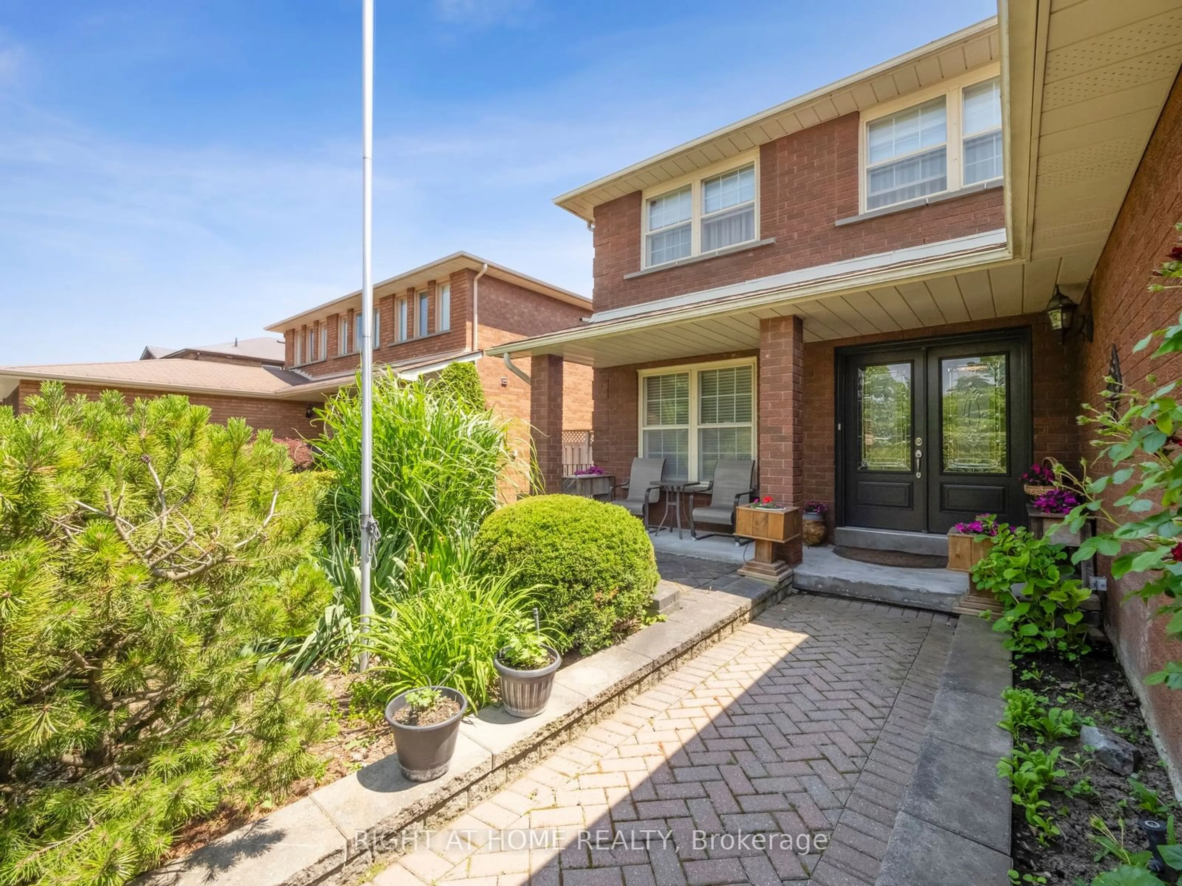 Home with brick exterior material for 588 Millard St, Whitchurch-Stouffville Ontario L4A 7Y4