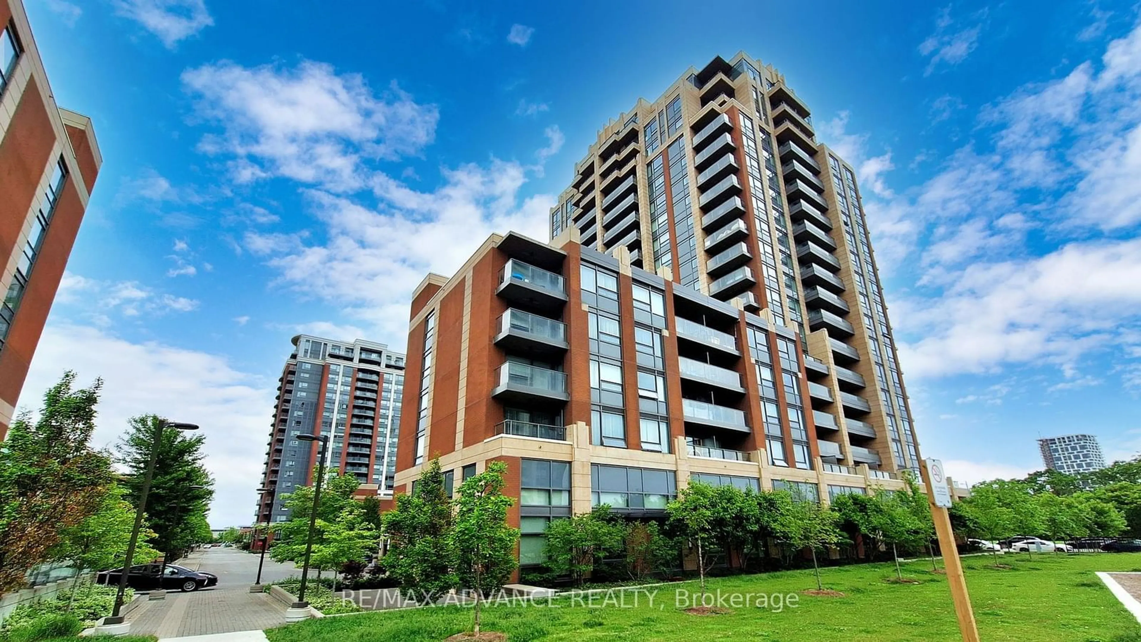 A pic from exterior of the house or condo for 18 Uptown Dr #210, Markham Ontario L3R 5M5