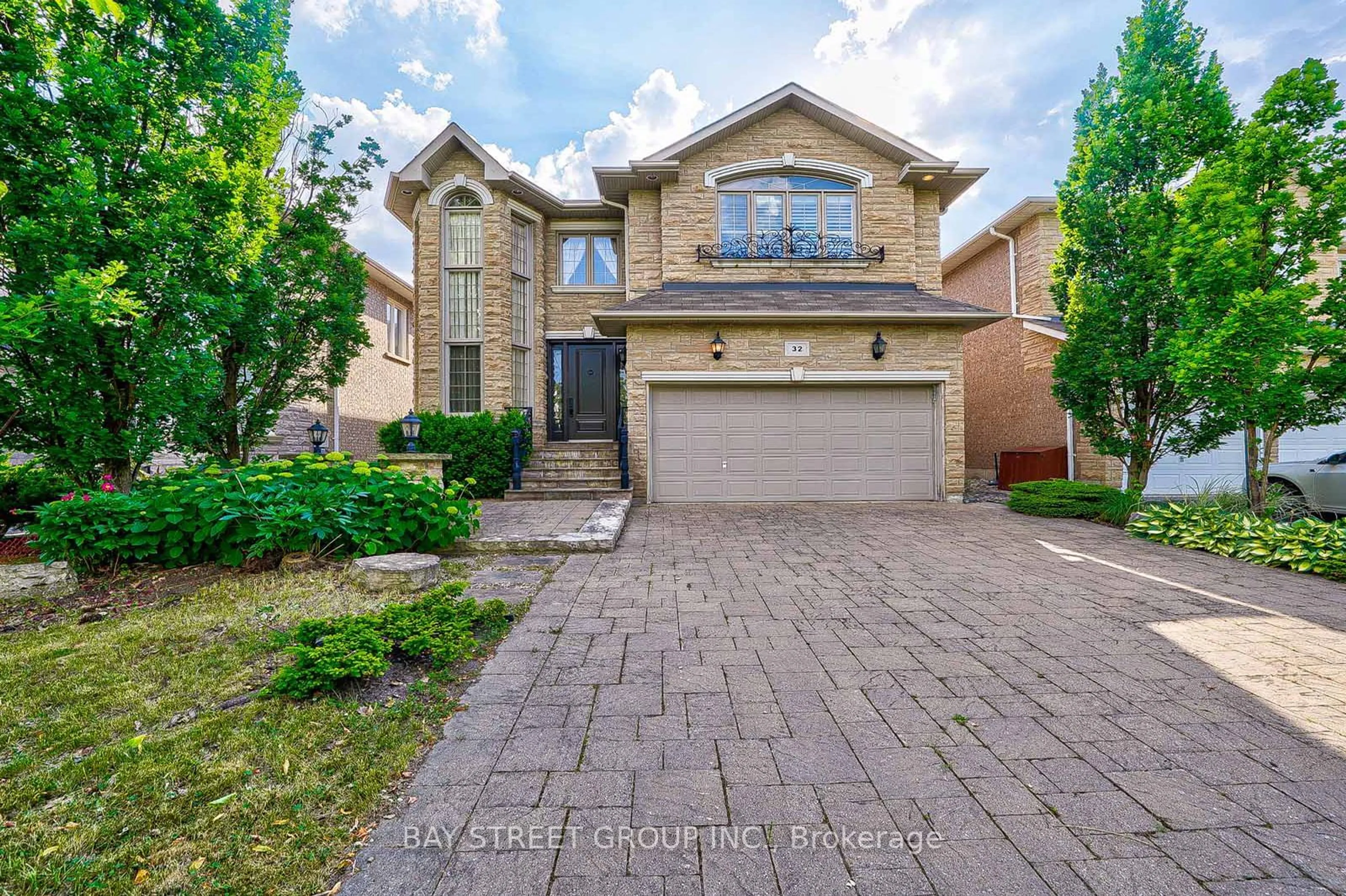 Frontside or backside of a home for 32 Ridgestone Dr, Richmond Hill Ontario L4S 0A4