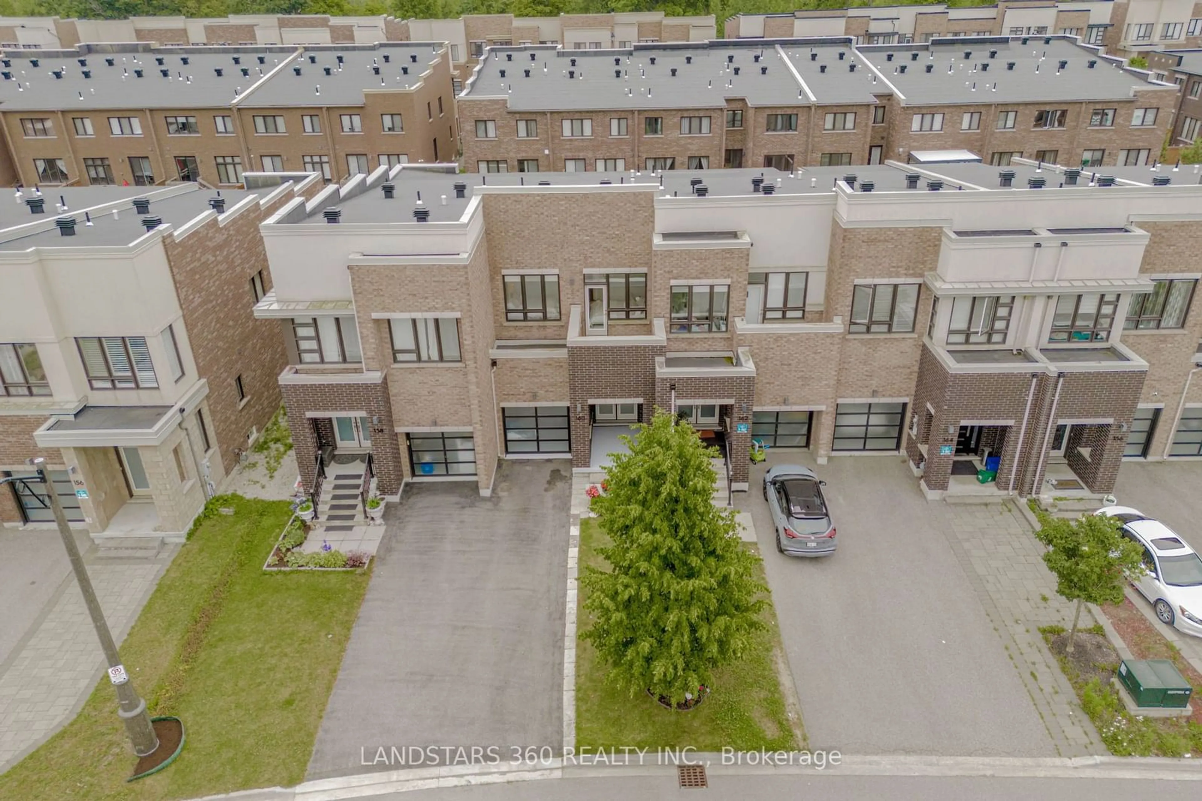 A pic from exterior of the house or condo for 160 Dariole Dr, Richmond Hill Ontario L4E 0Y9