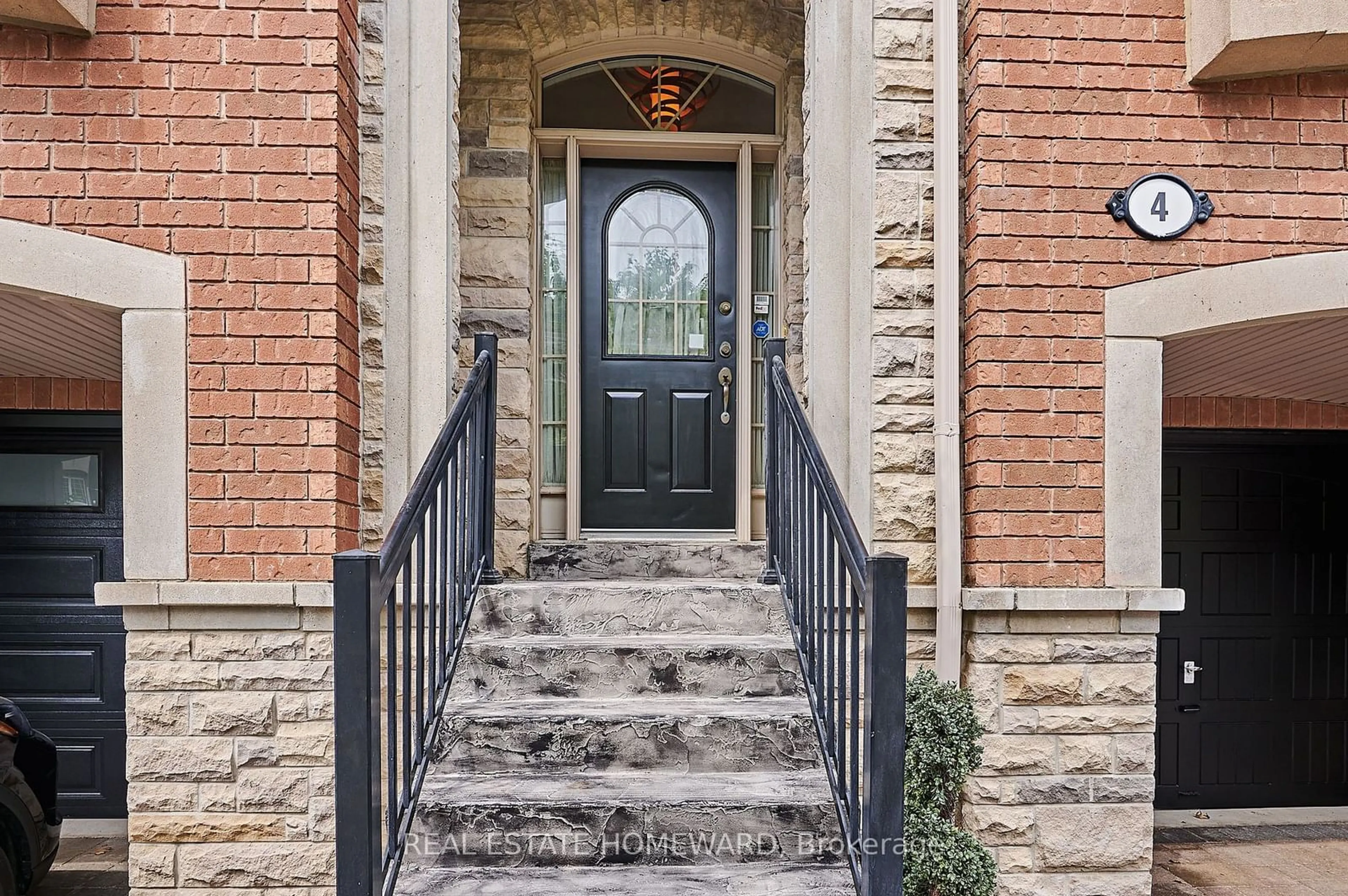 Indoor entryway for 4 Isaac Devins Ave, Vaughan Ontario L4L 0A4