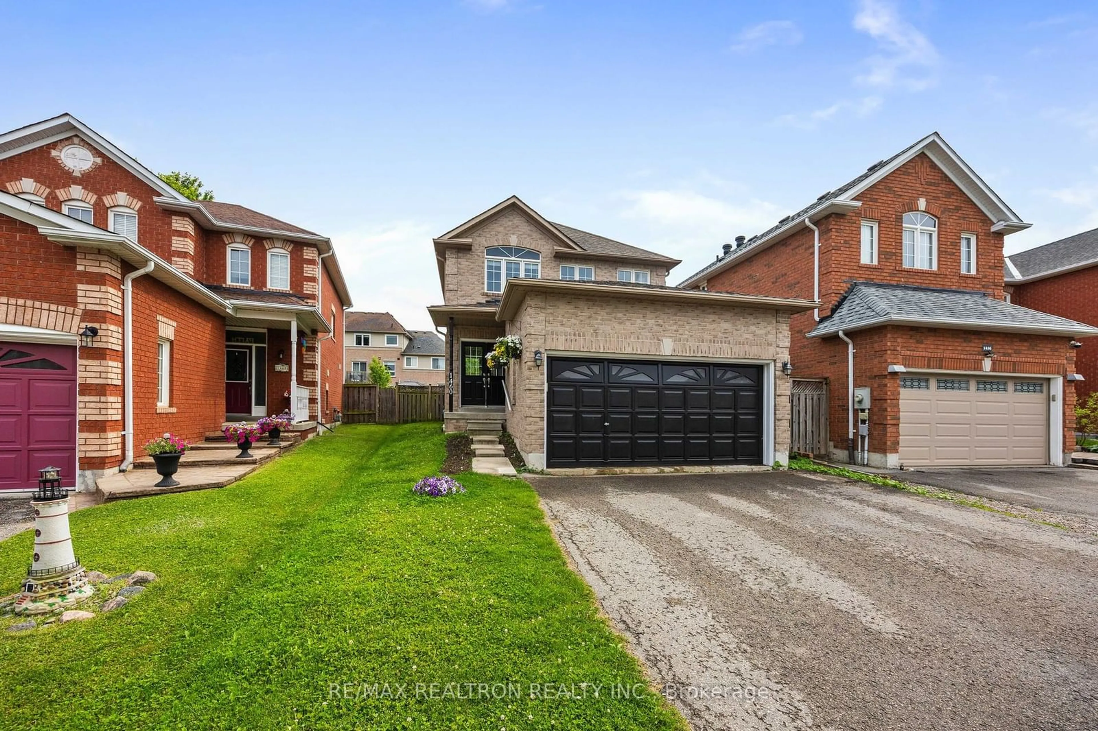 Home with brick exterior material for 1460 Forest St, Innisfil Ontario L9S 4Y3