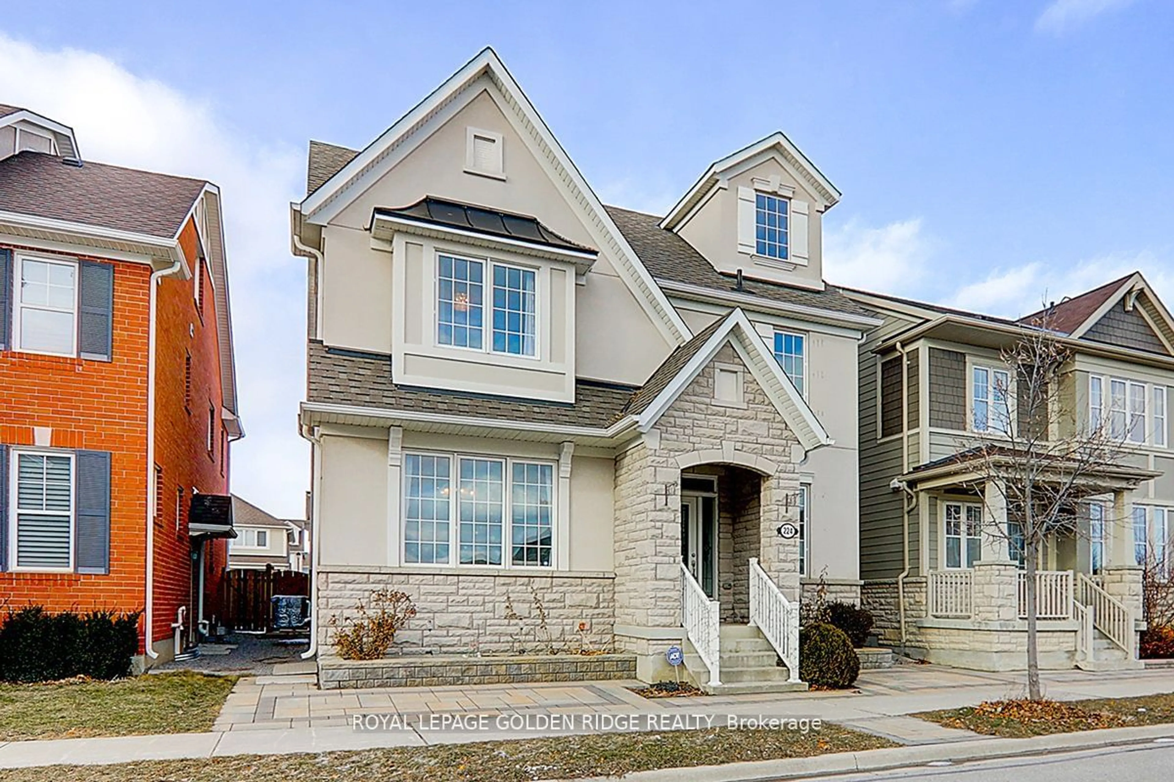 Frontside or backside of a home for 224 The Meadows Ave, Markham Ontario L6B 0W6