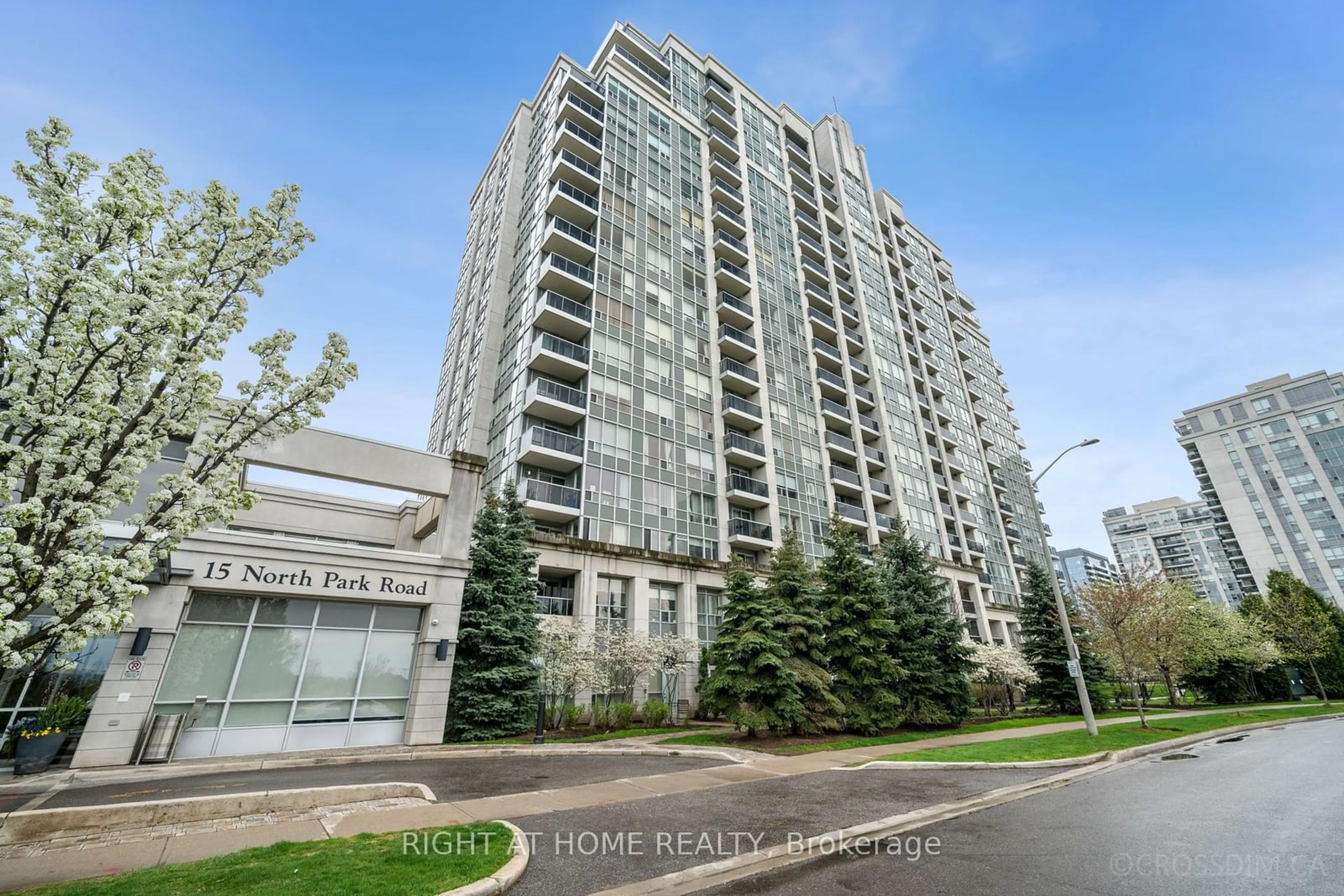 A pic from exterior of the house or condo for 15 North Park Rd #1006, Vaughan Ontario L4J 0A1