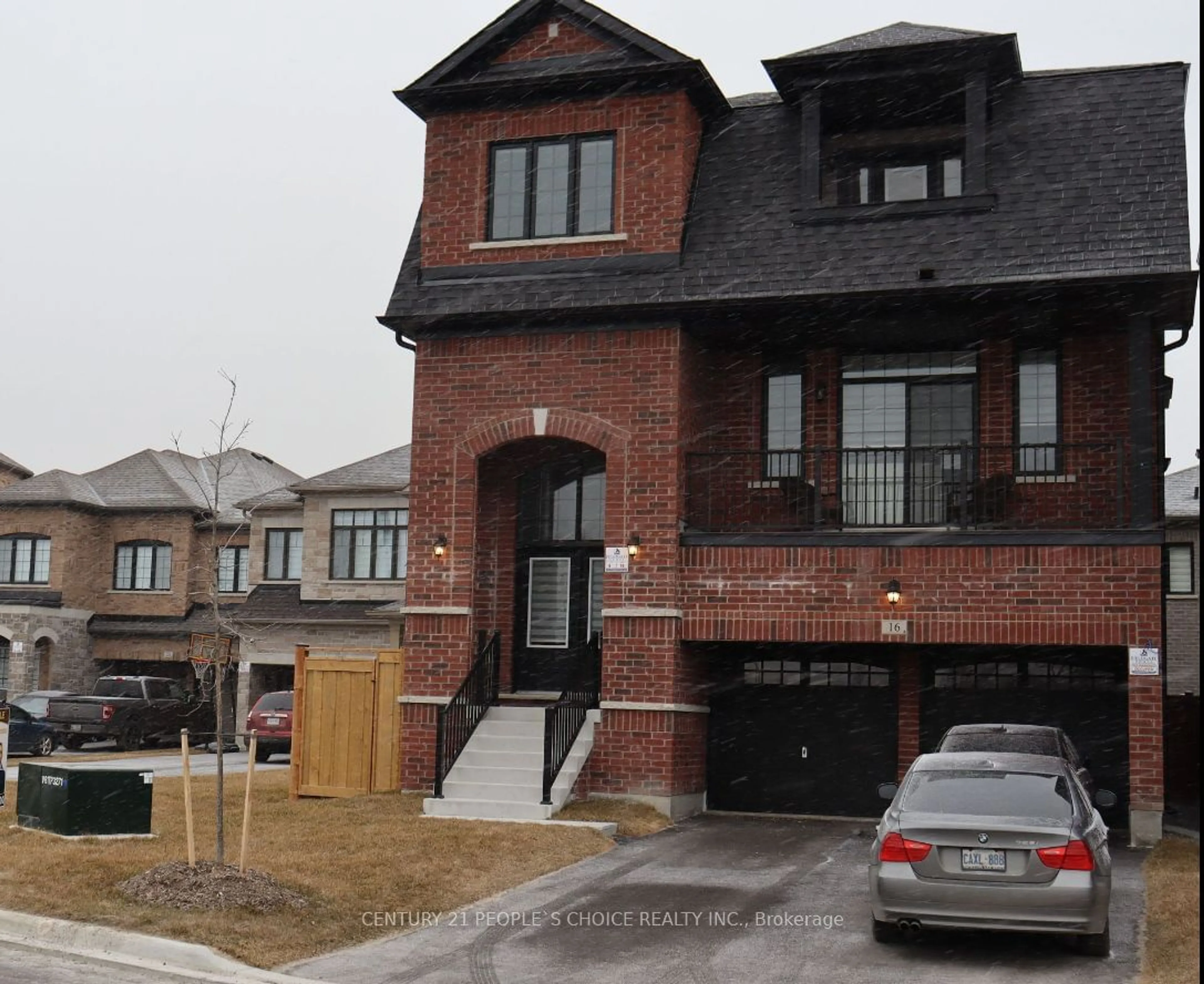 Home with brick exterior material for 16 Great Railway Crt, Vaughan Ontario L4H 5E9