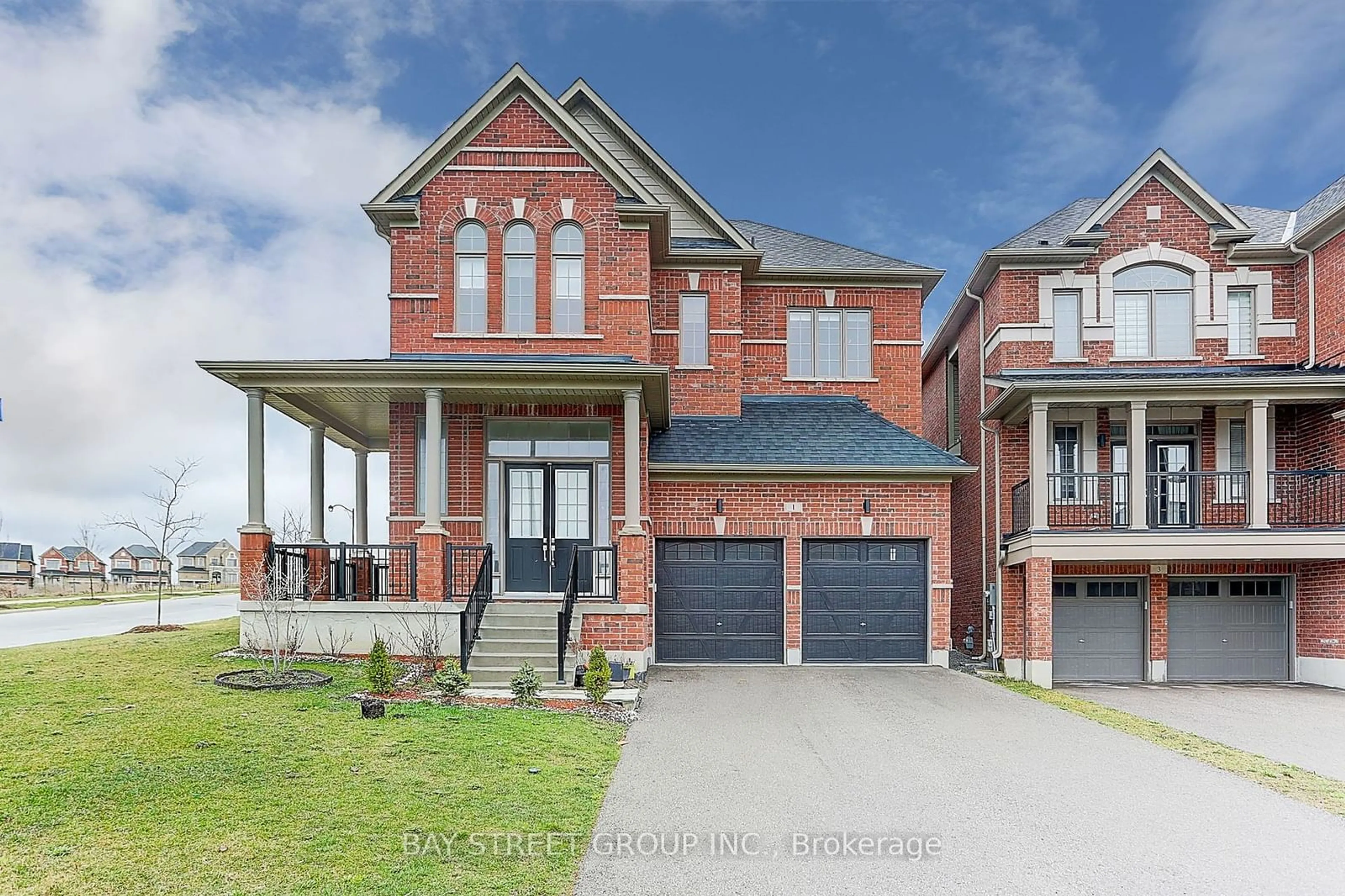 Frontside or backside of a home for 1 Frank kelly Dr, East Gwillimbury Ontario L9N 0V2