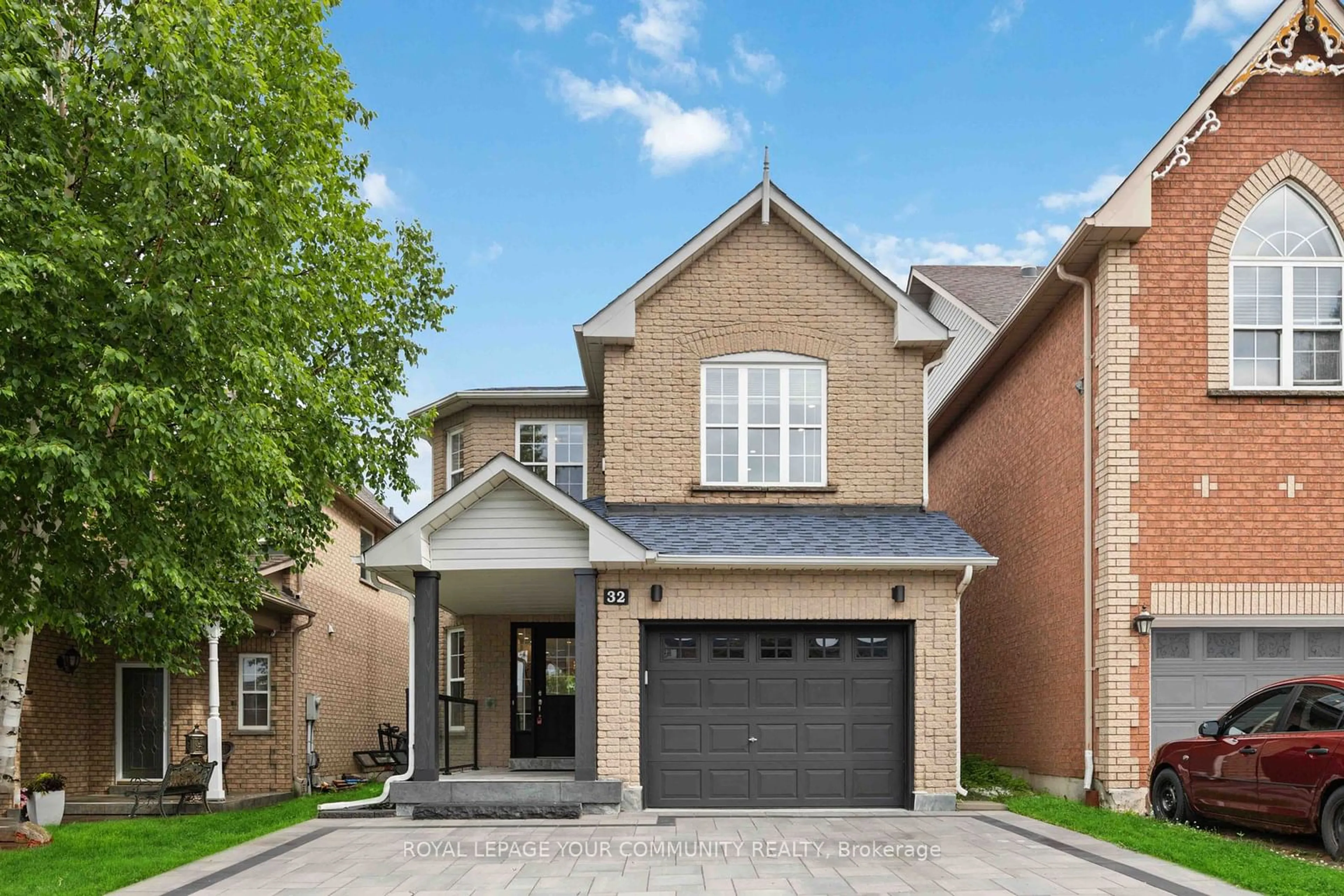 Home with brick exterior material for 32 Carousel Cres, Richmond Hill Ontario L4E 3X7