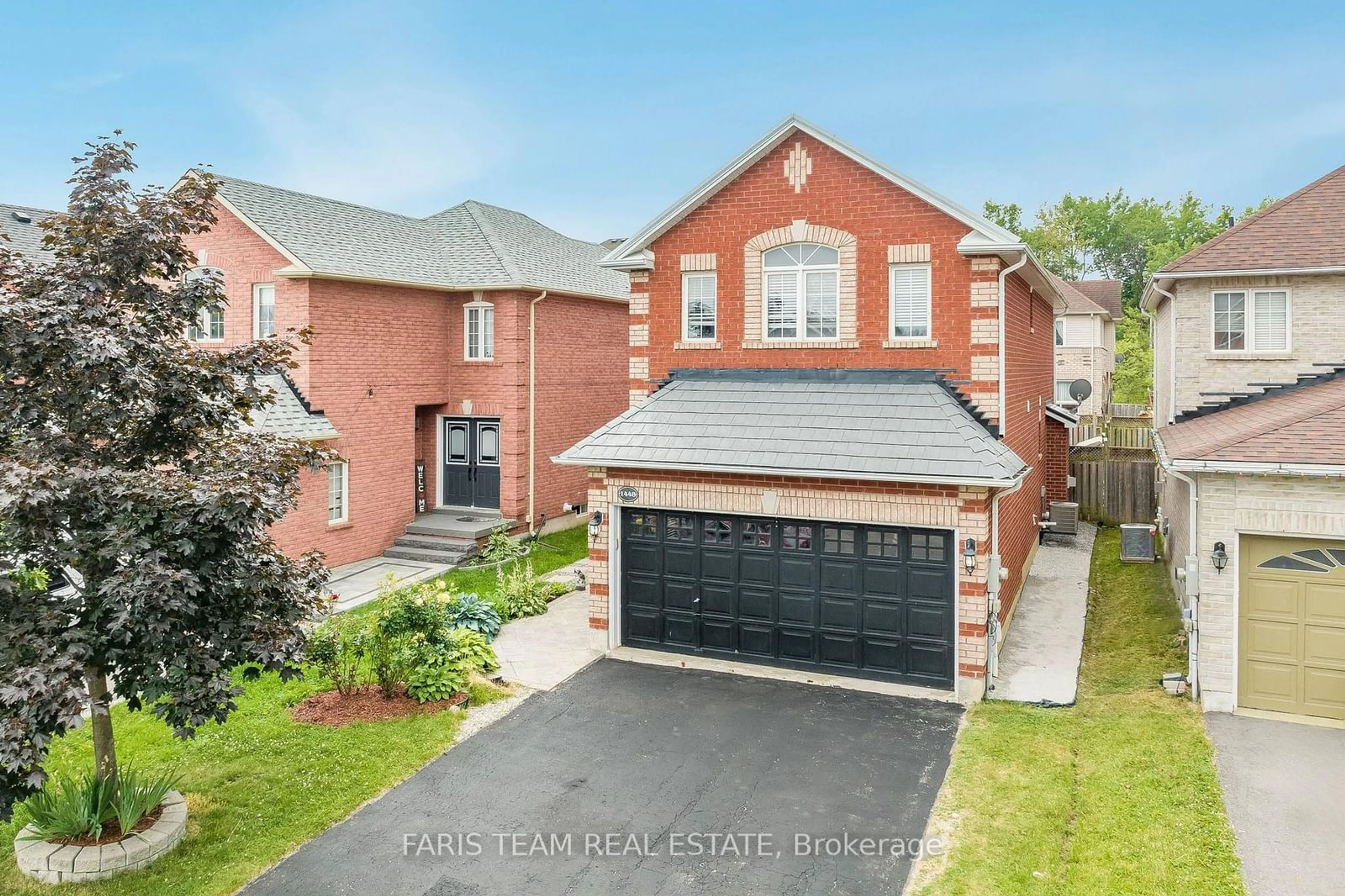 Home with brick exterior material for 1448 Forest St, Innisfil Ontario L9S 4Y3