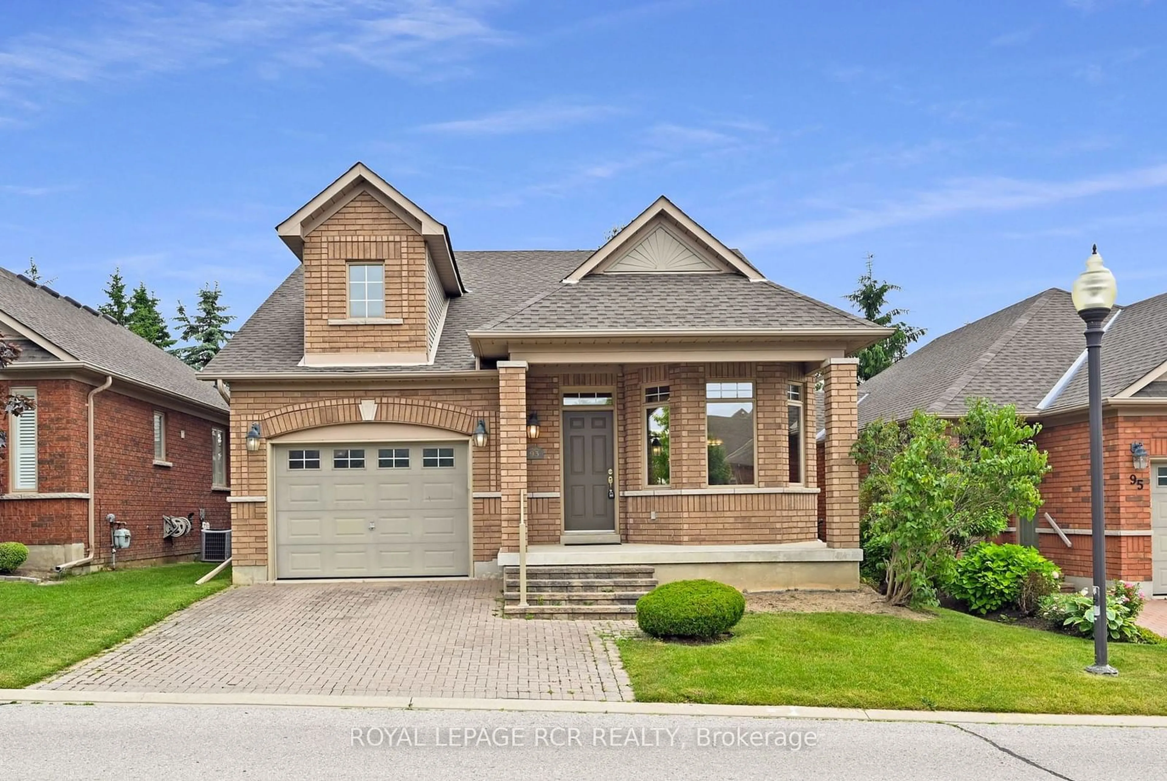 Home with brick exterior material for 93 Sunset Blvd, New Tecumseth Ontario L9R 2G9