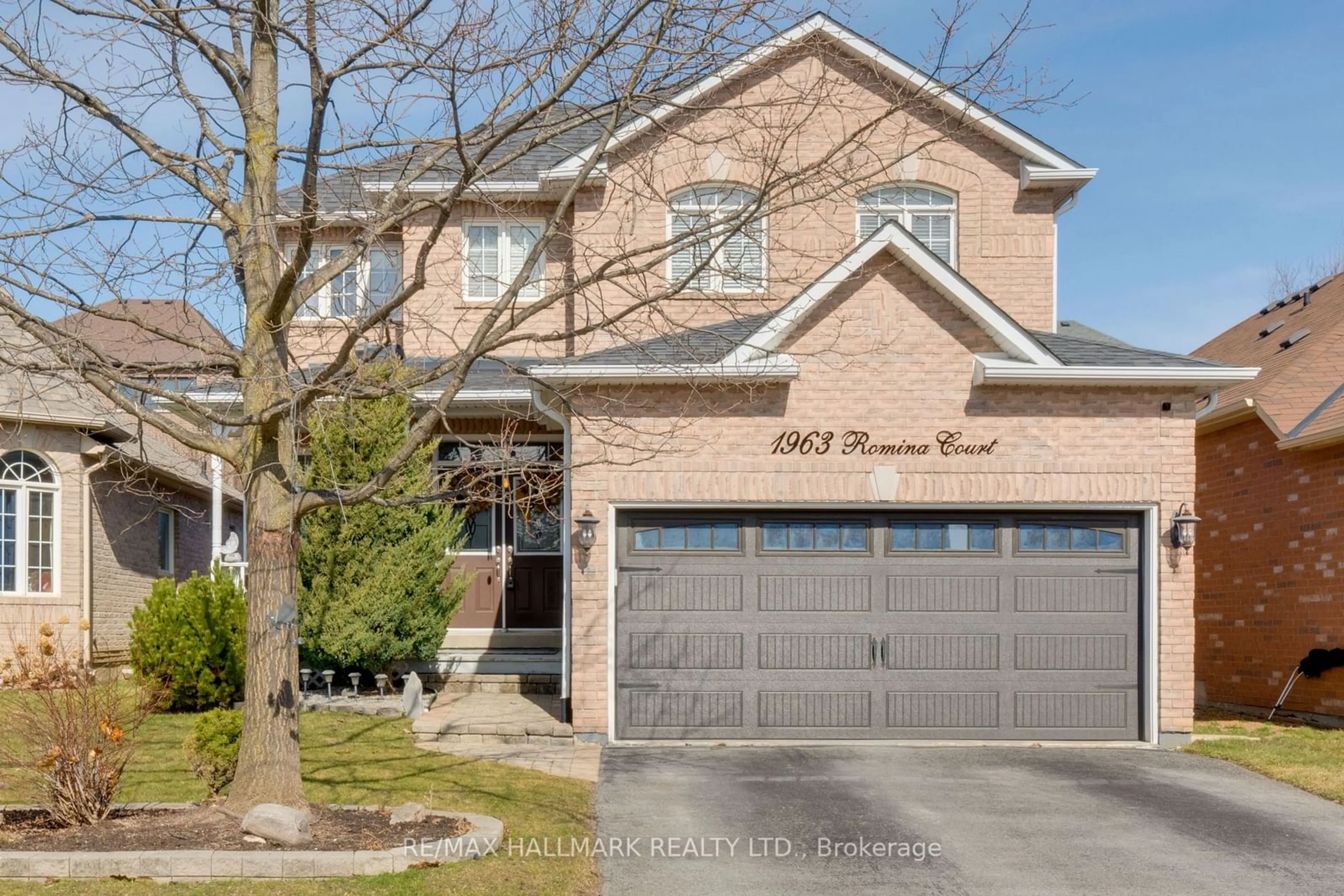 Home with brick exterior material for 1963 Romina Crt, Innisfil Ontario L9S 4Y1