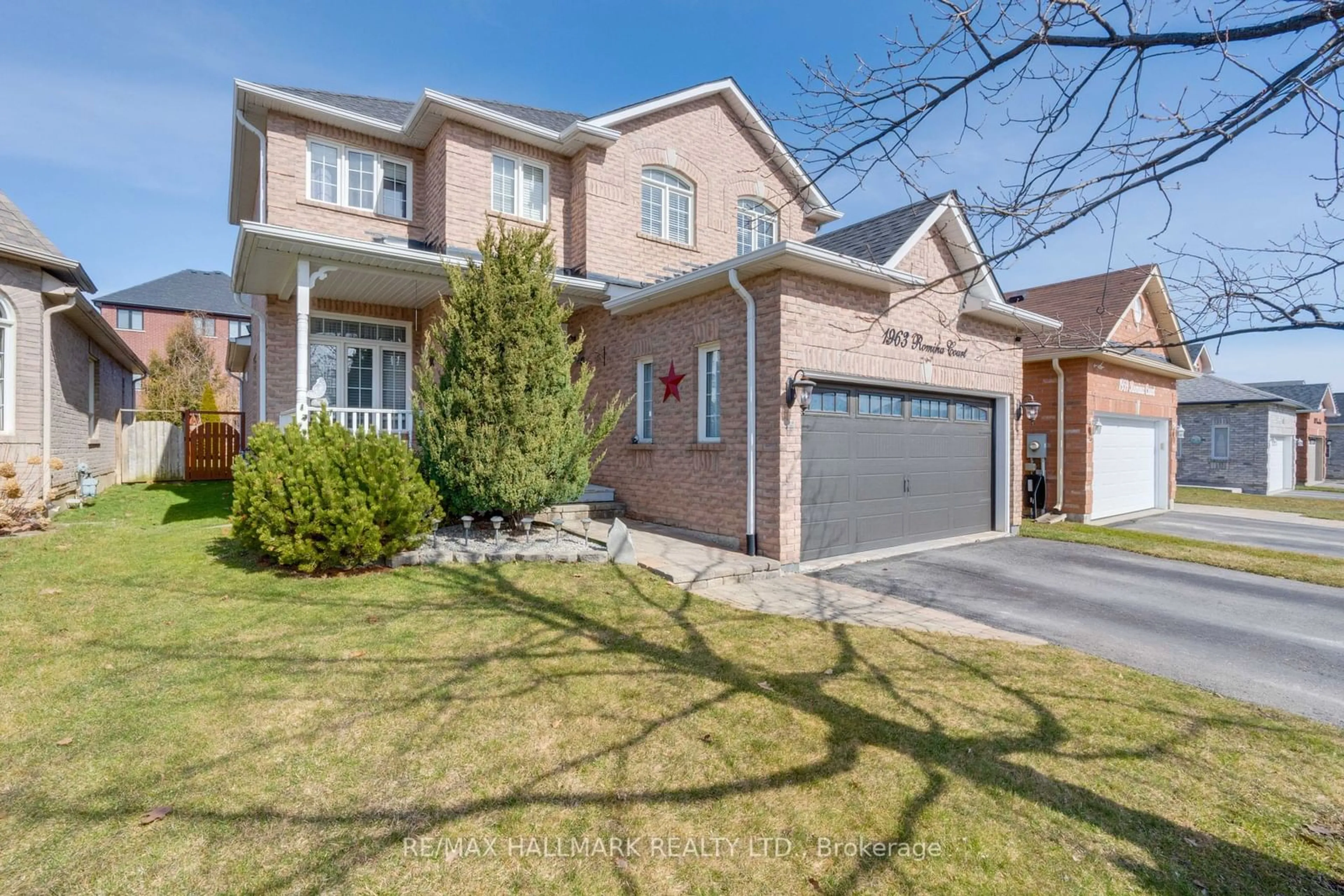 Home with brick exterior material for 1963 Romina Crt, Innisfil Ontario L9S 4Y1