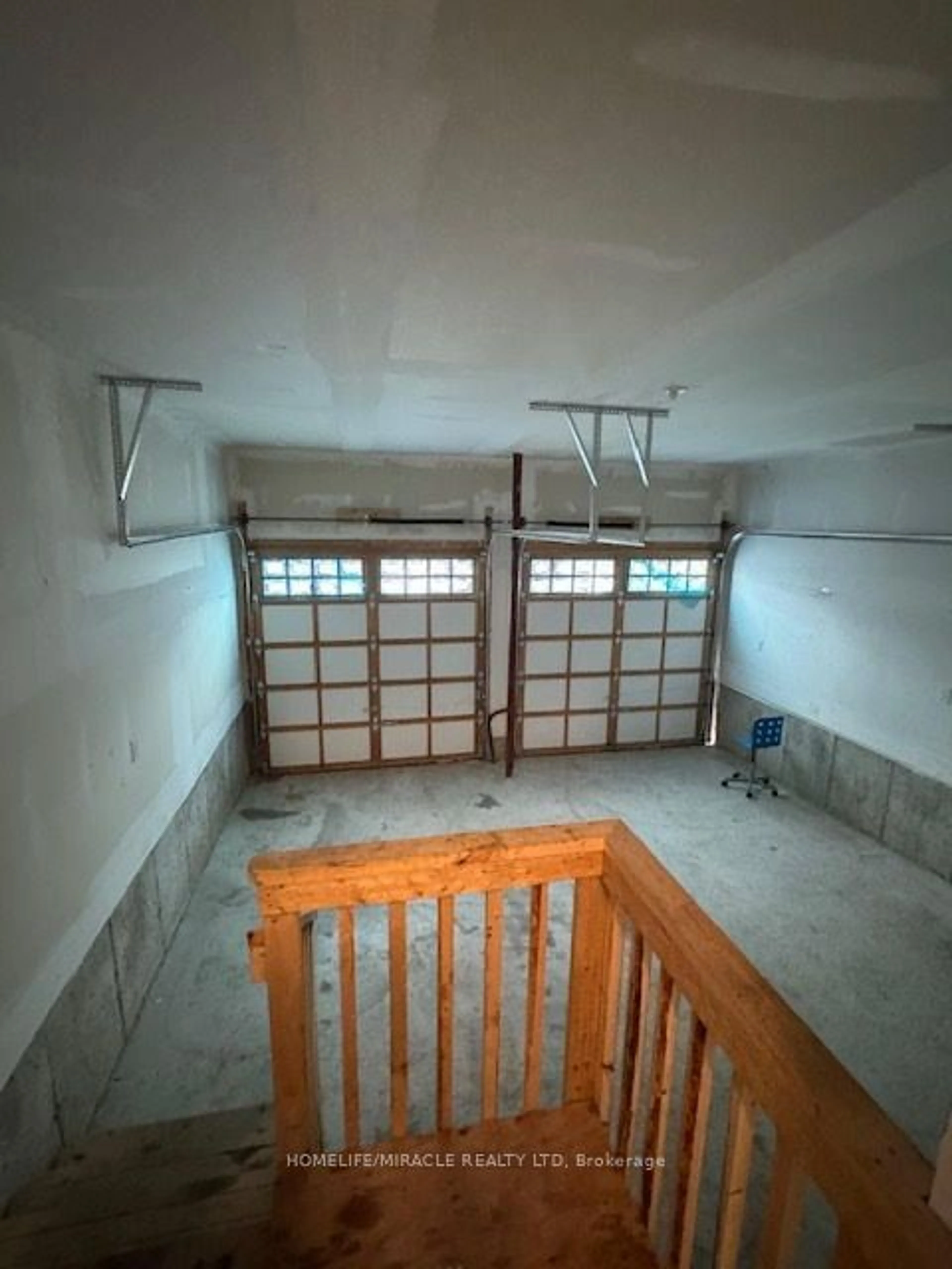 Indoor garage for 30 Furniss St, Brock Ontario L0K 1A0