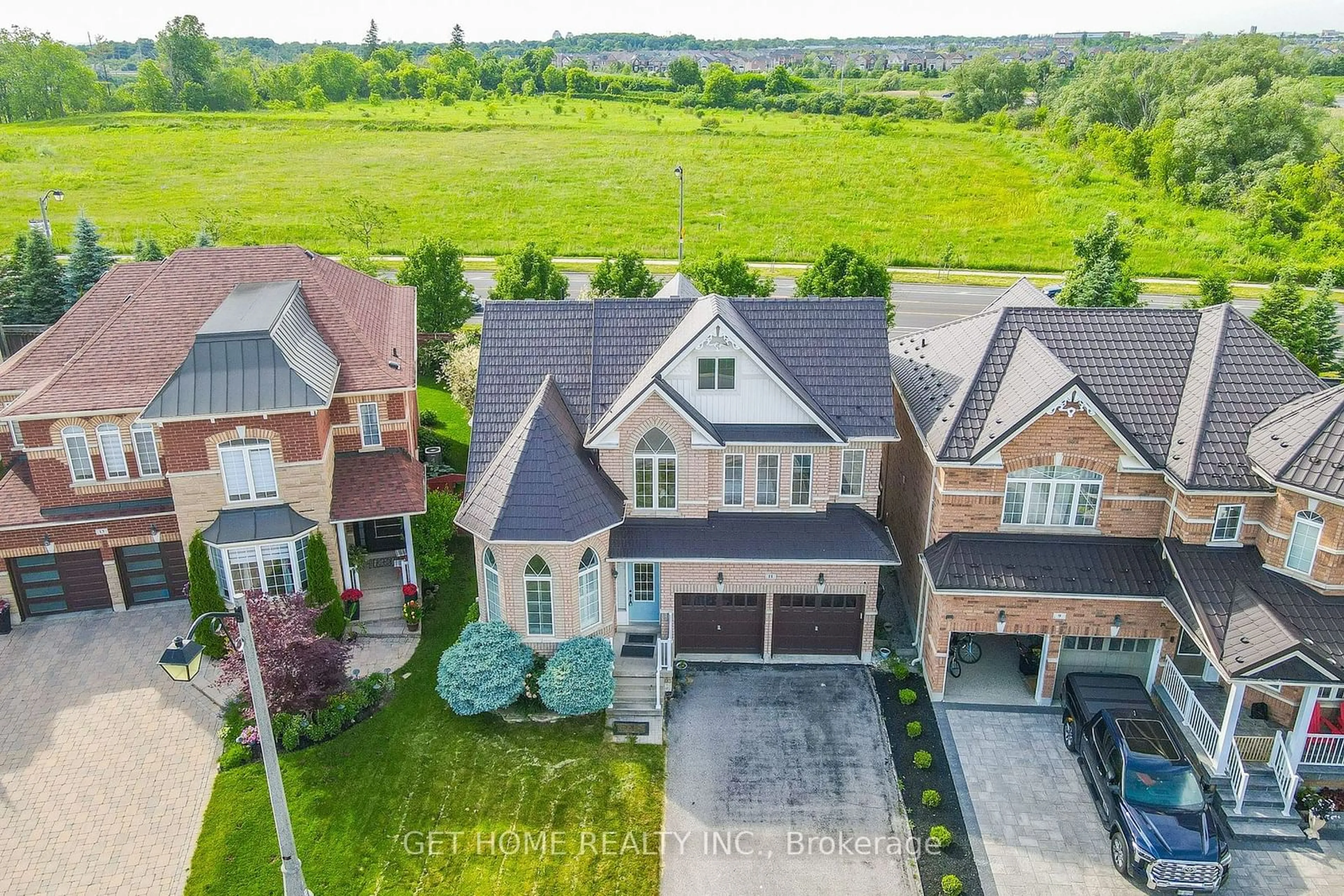 Frontside or backside of a home for 11 Everton Crt, Markham Ontario L6B 0L3