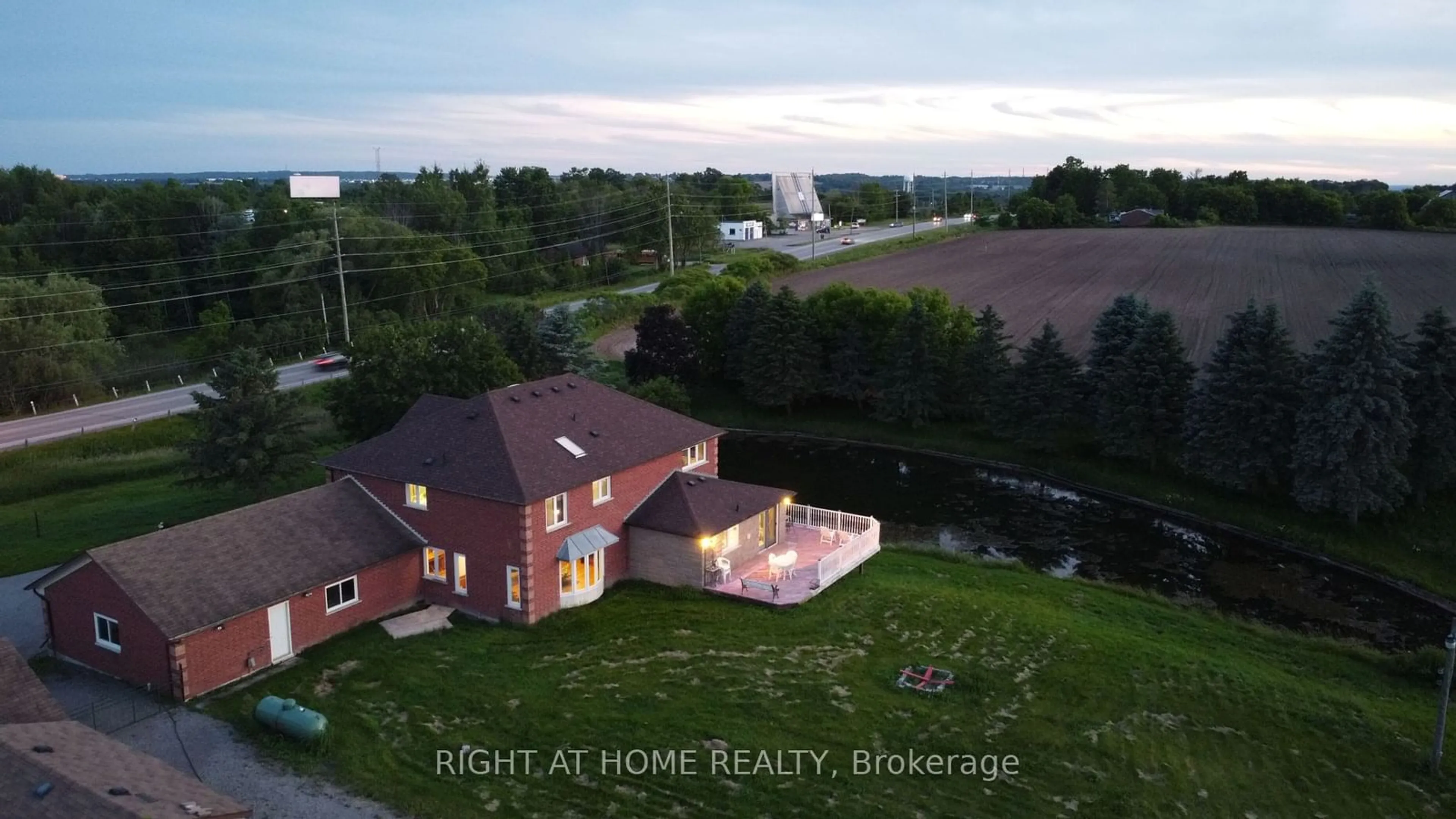 Frontside or backside of a home for 1008 Mount Albert Rd, East Gwillimbury Ontario L0G 1V0
