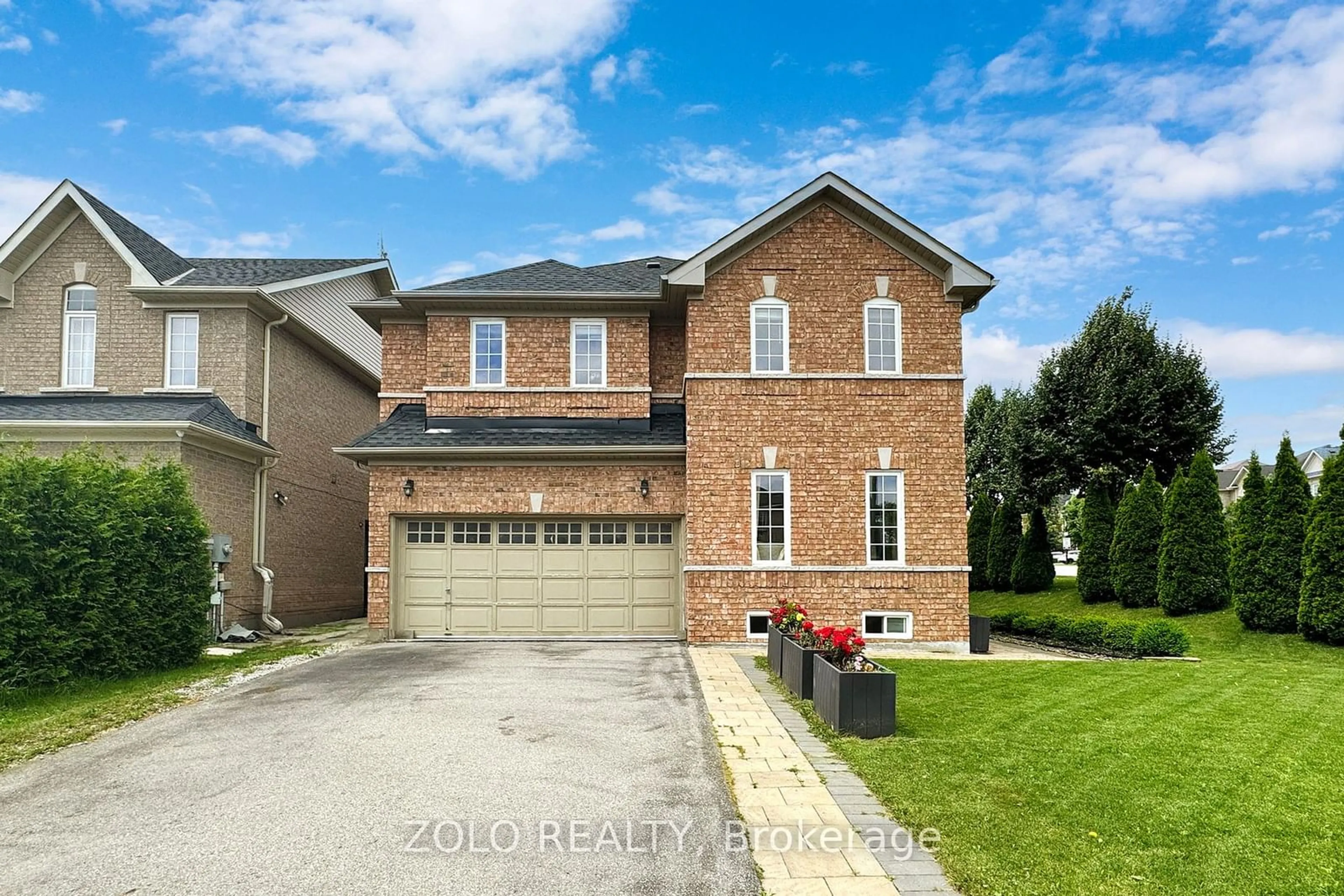 Frontside or backside of a home for 234 Woodspring Ave, Newmarket Ontario L3X 3G2