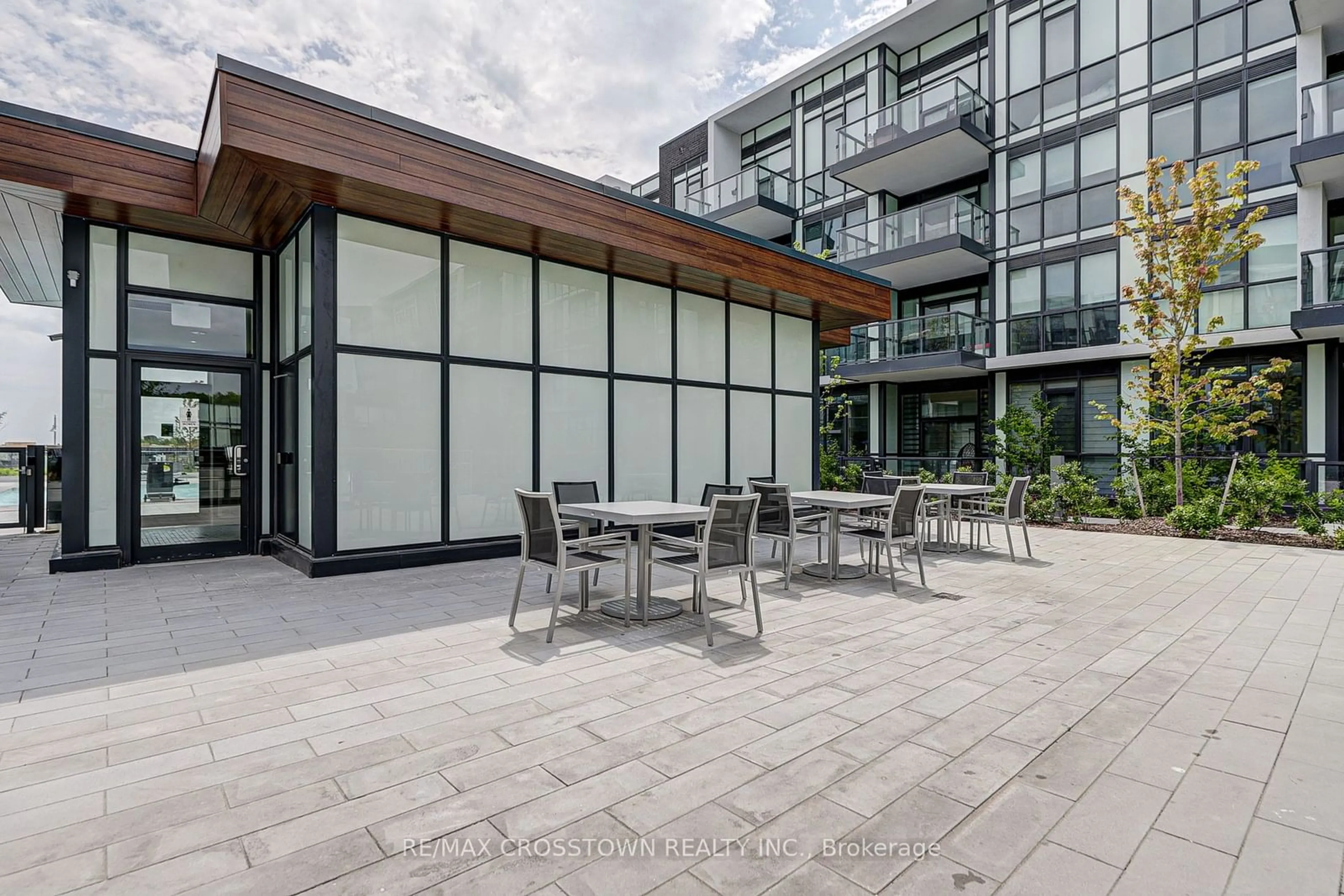 Patio for 415 Sea Ray Ave #427, Innisfil Ontario L9S 0R5