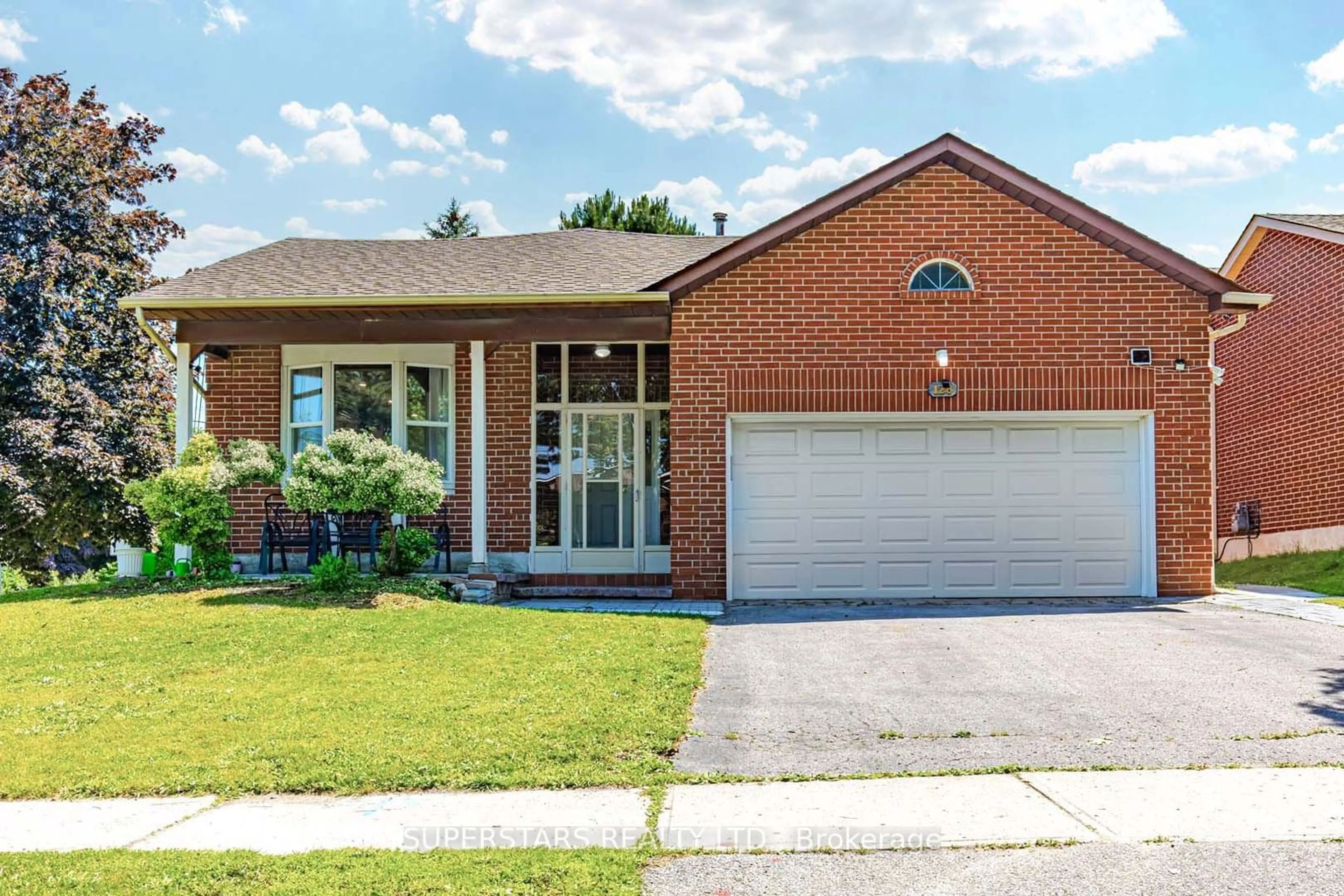 Home with brick exterior material for 128 Kingston Rd, Newmarket Ontario L3Y 5W7