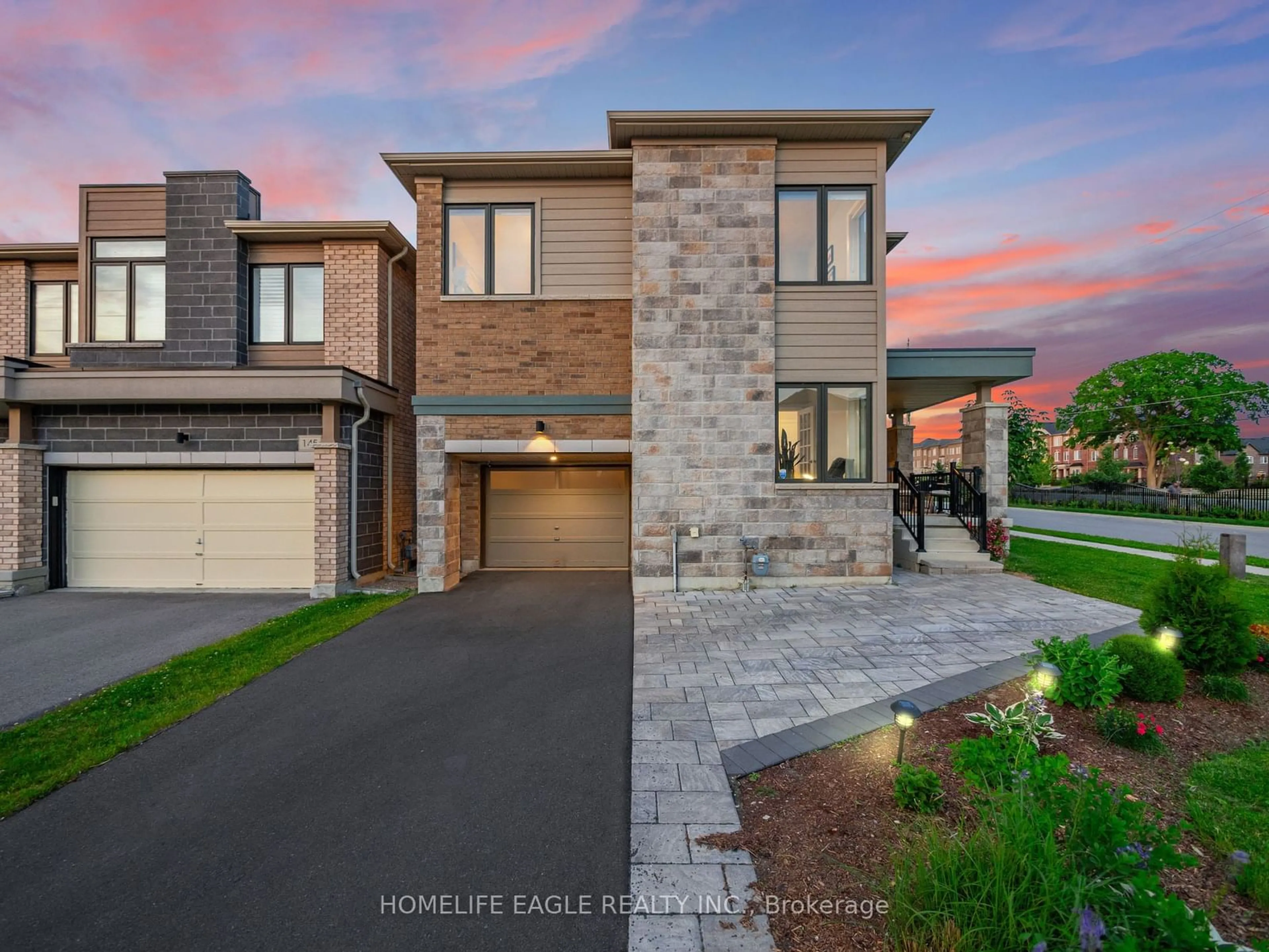 Frontside or backside of a home for 149 Vantage Loop, Newmarket Ontario L3X 0L2