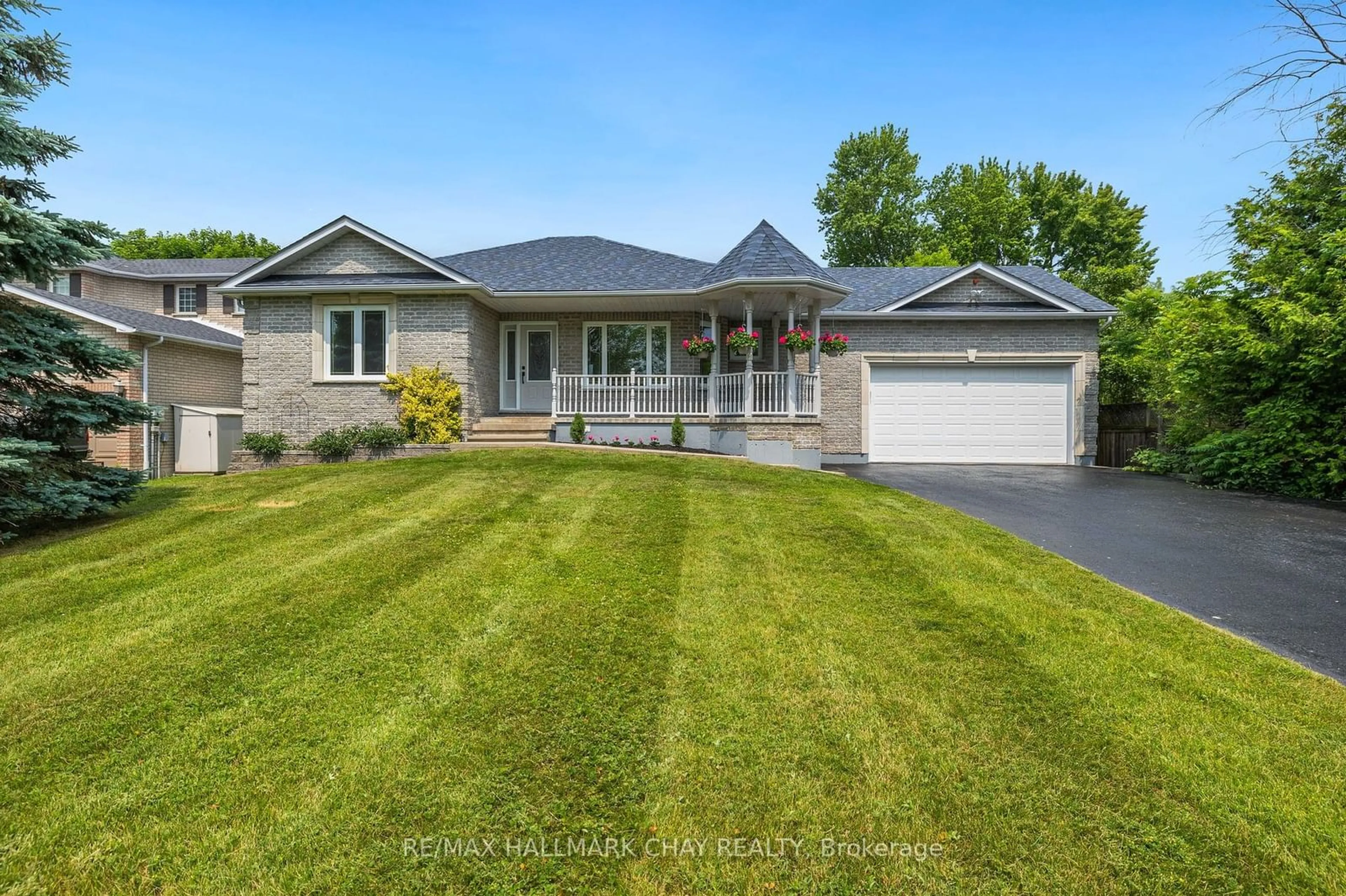 Frontside or backside of a home for 3628 Taylor St, Innisfil Ontario L9S 2L2